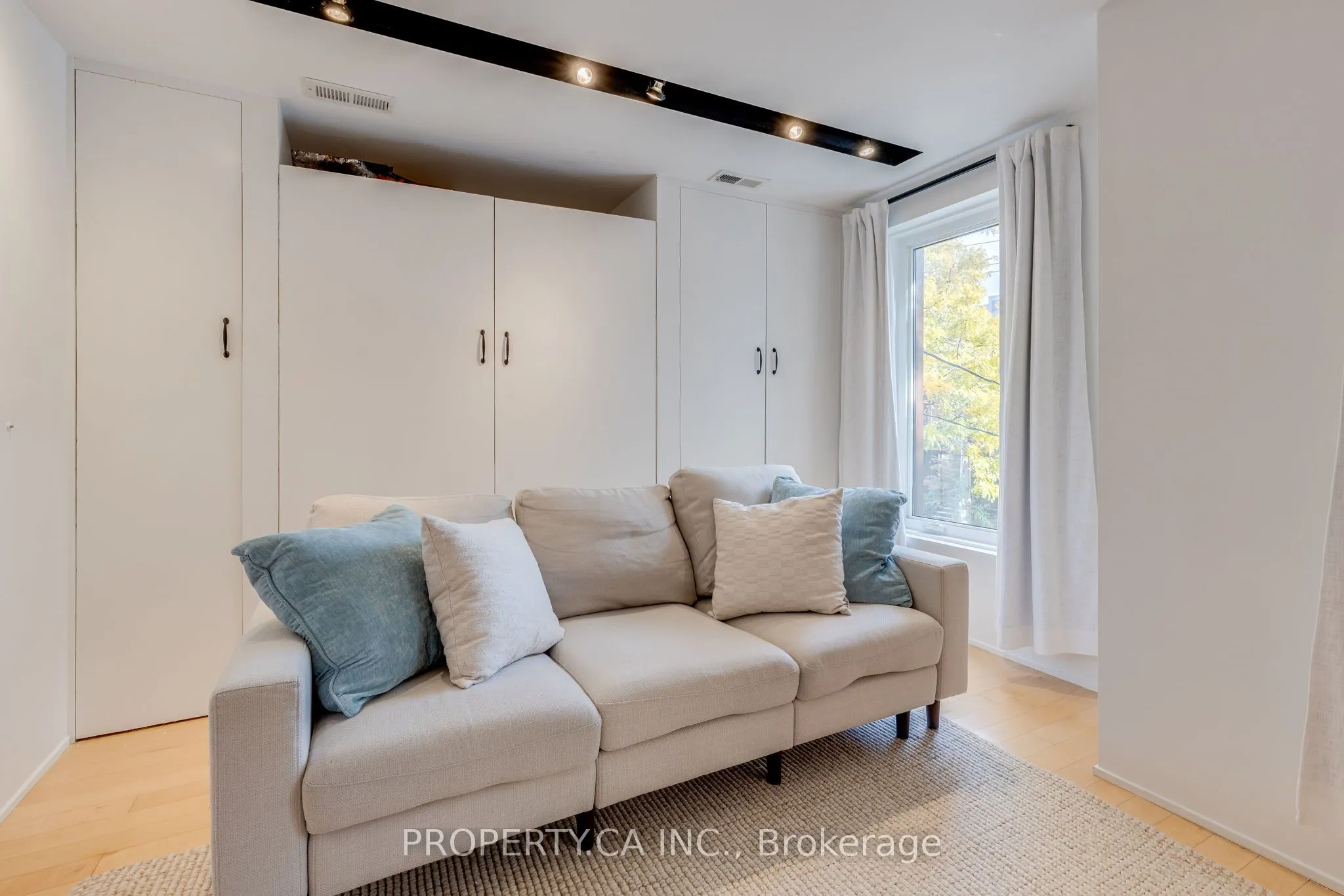 64 Dovercourt Road, #1