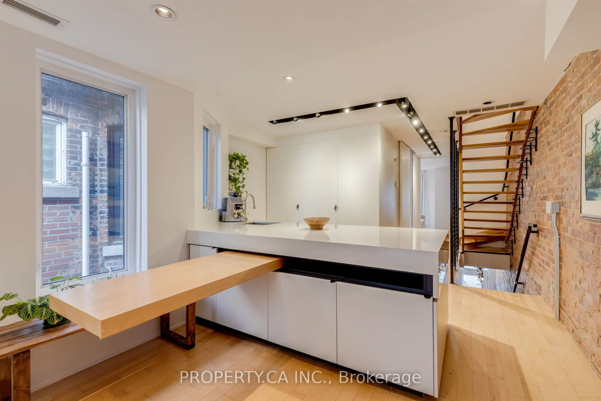 64 Dovercourt Road, #1