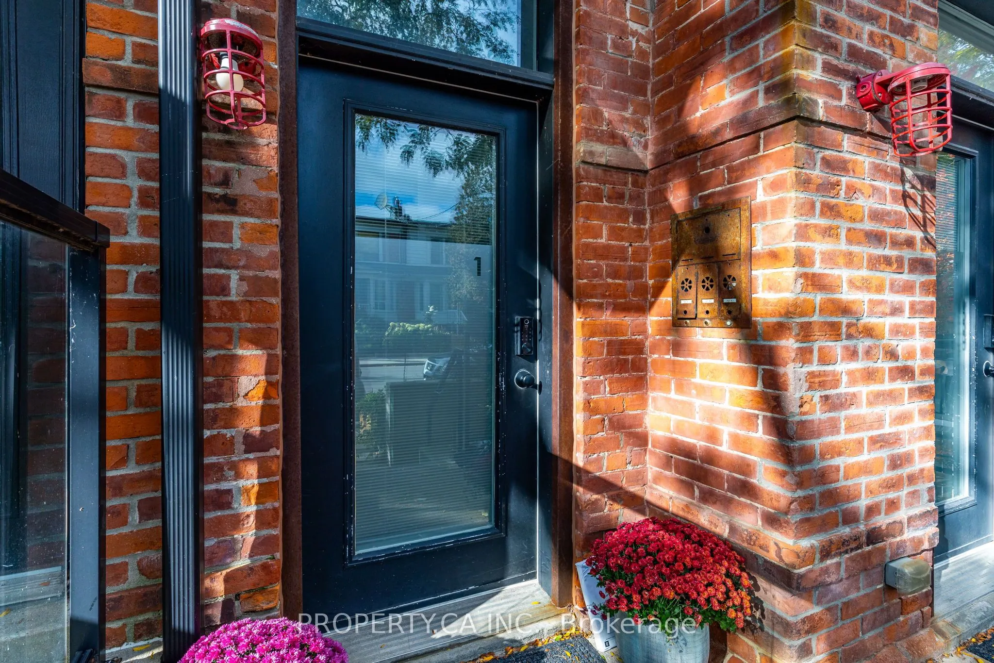 64 Dovercourt Road, #1