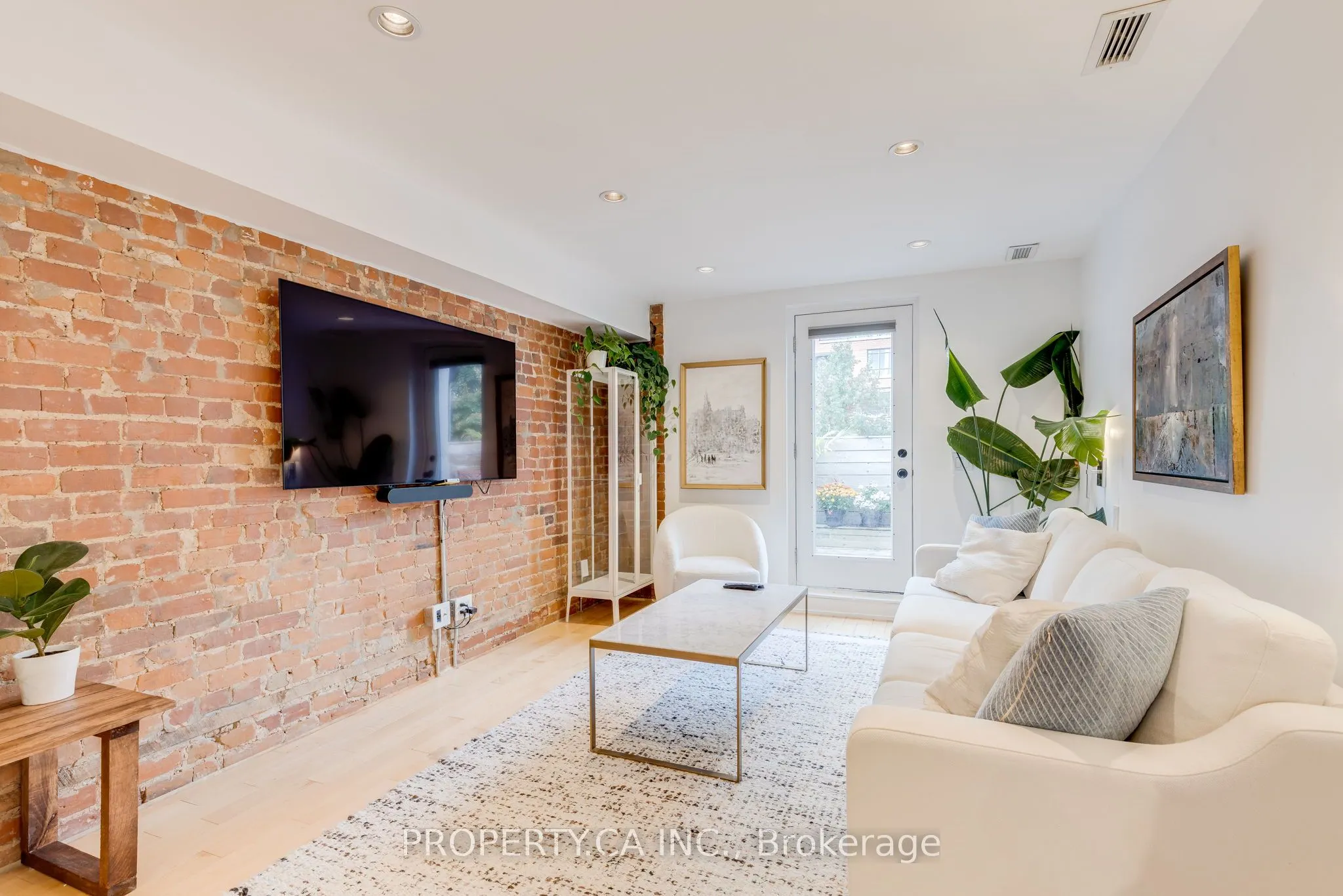 64 Dovercourt Road, #1