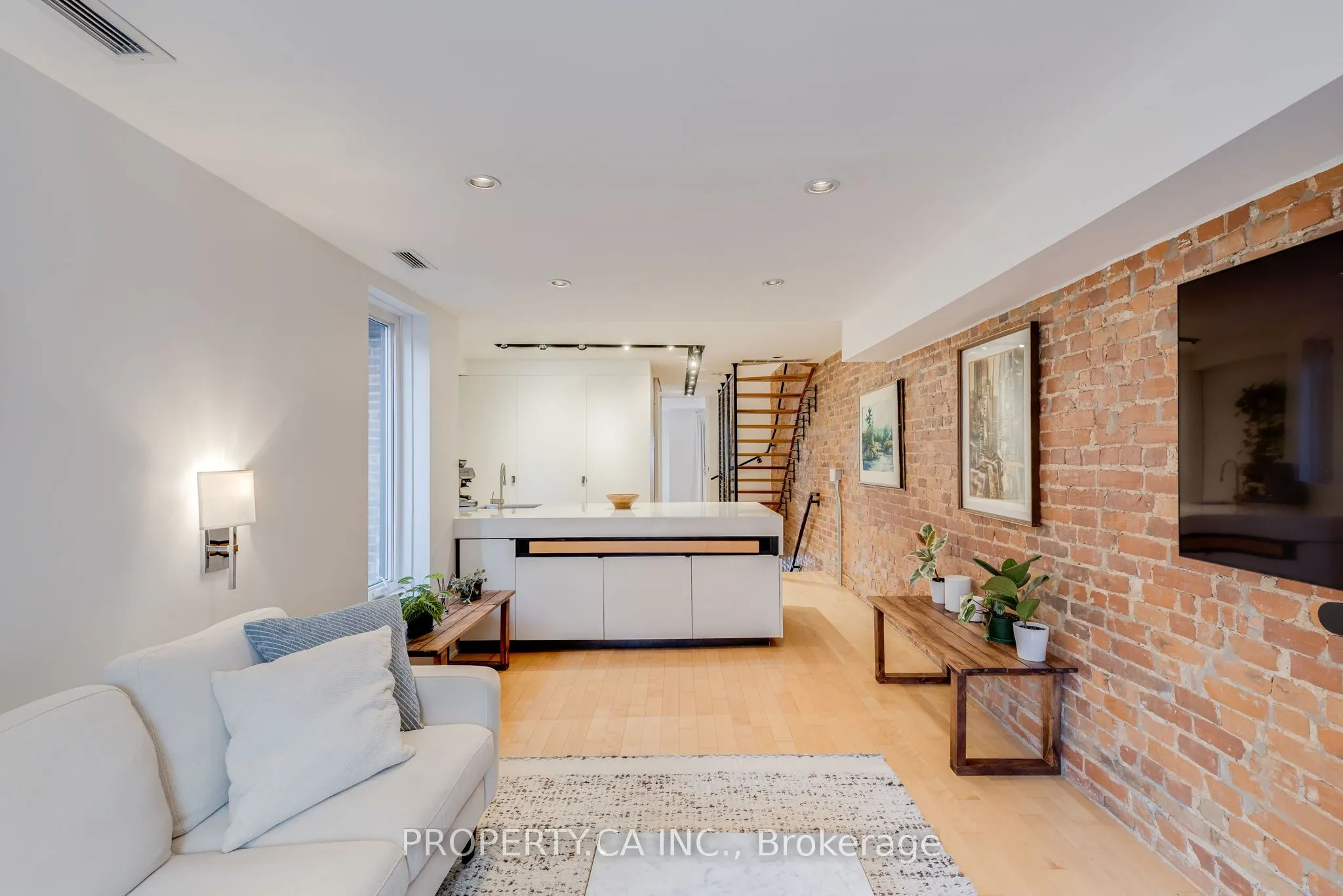 64 Dovercourt Road, #1