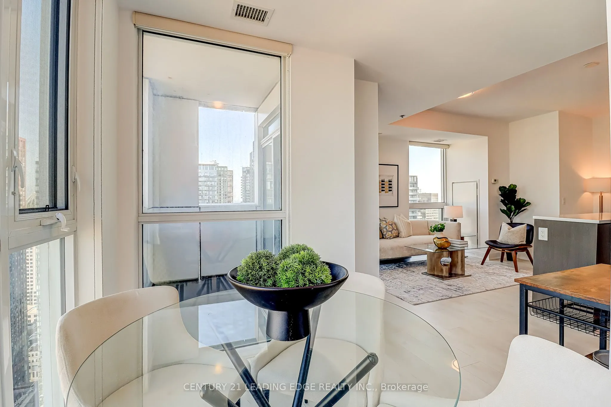 318 Richmond Street, #3904