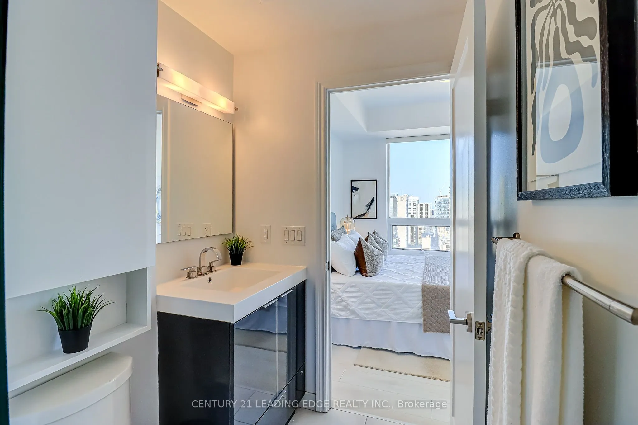 318 Richmond Street, #3904