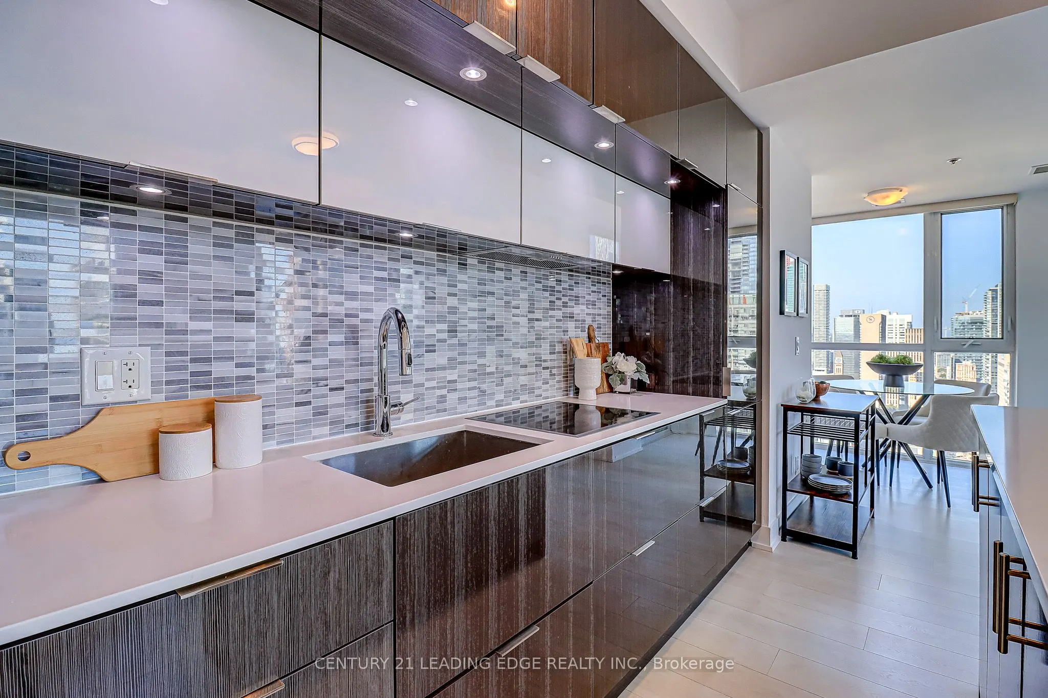 318 Richmond Street, #3904