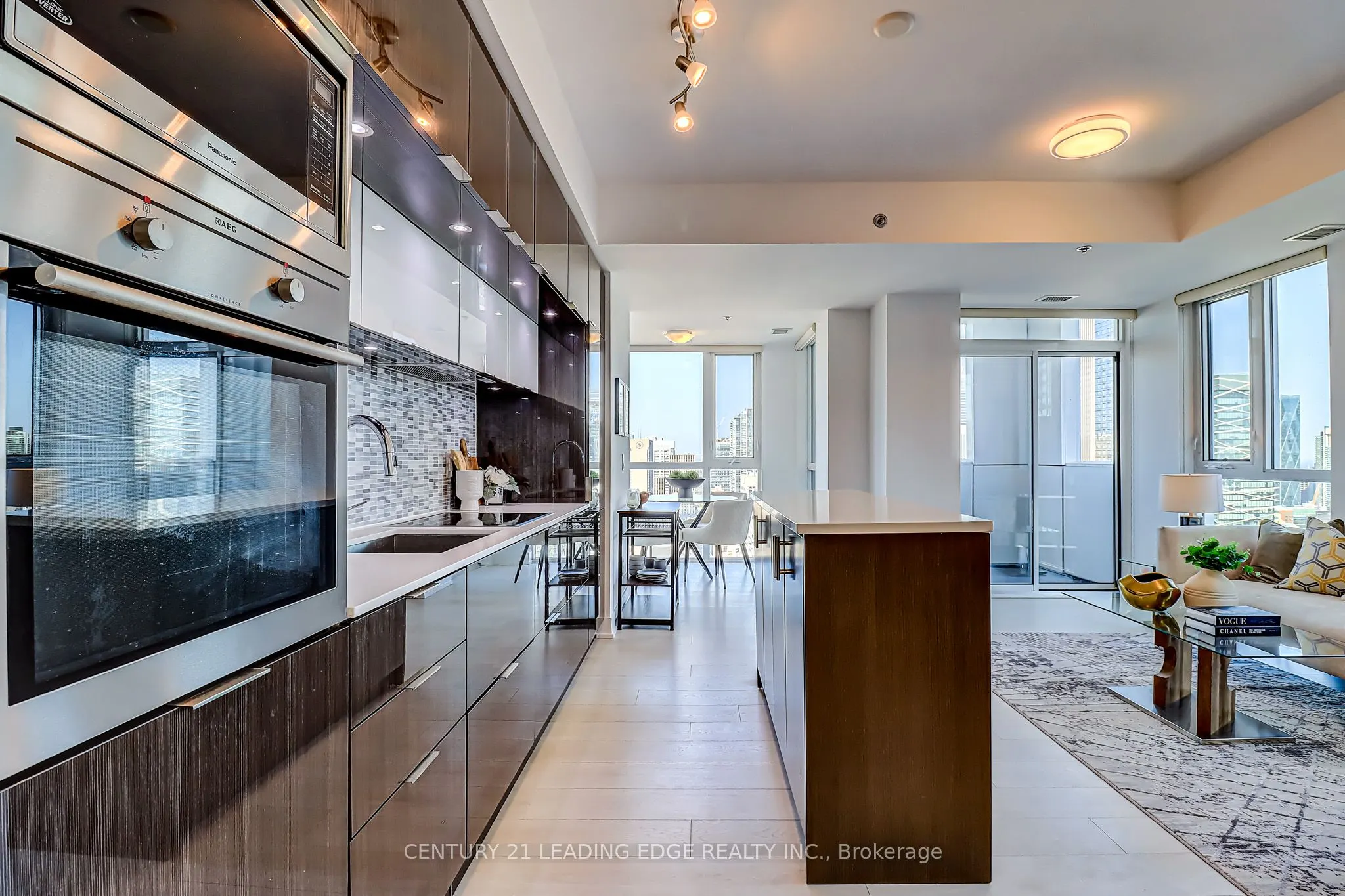 318 Richmond Street, #3904