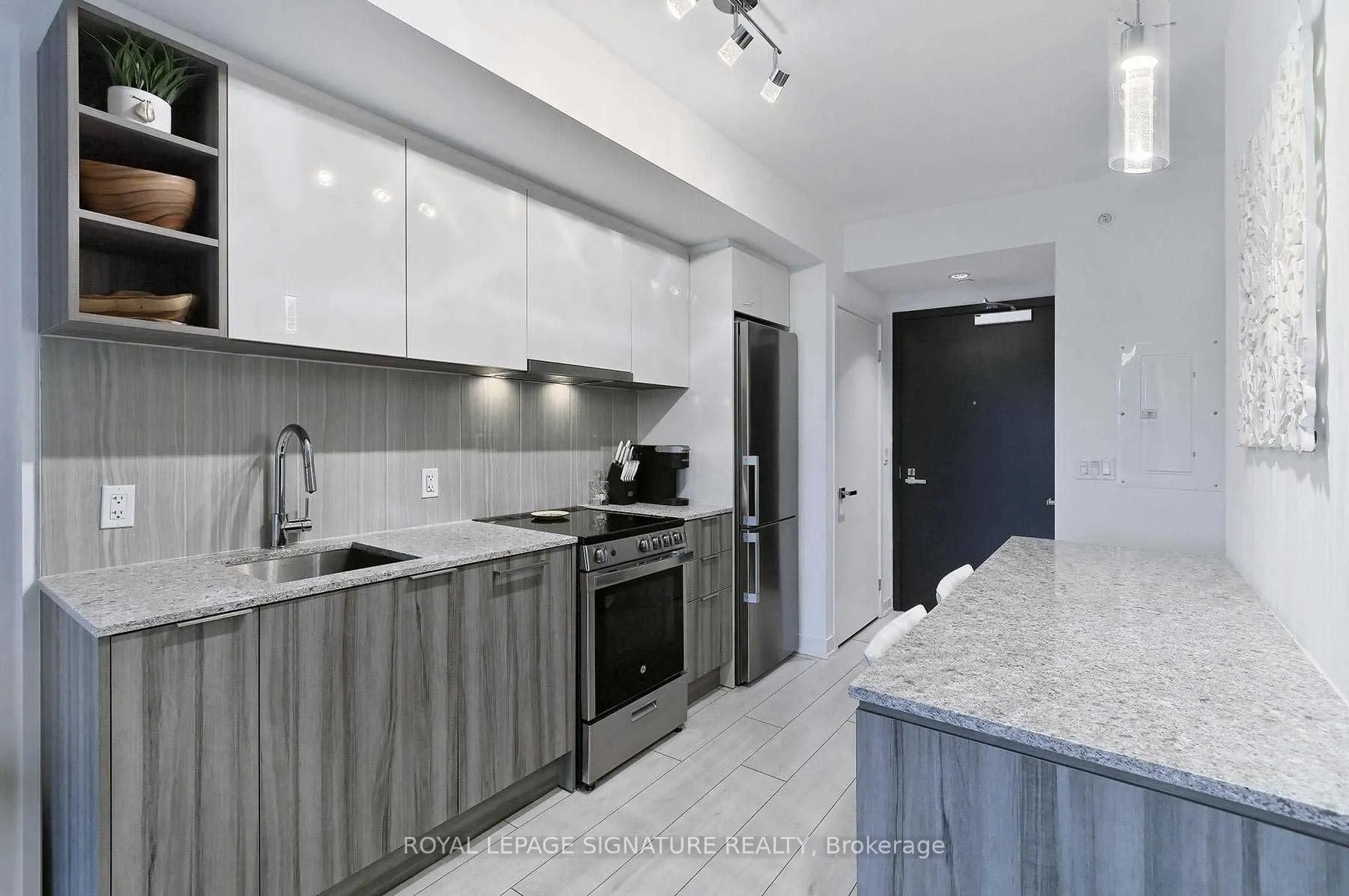 31 Tippett Road, #537