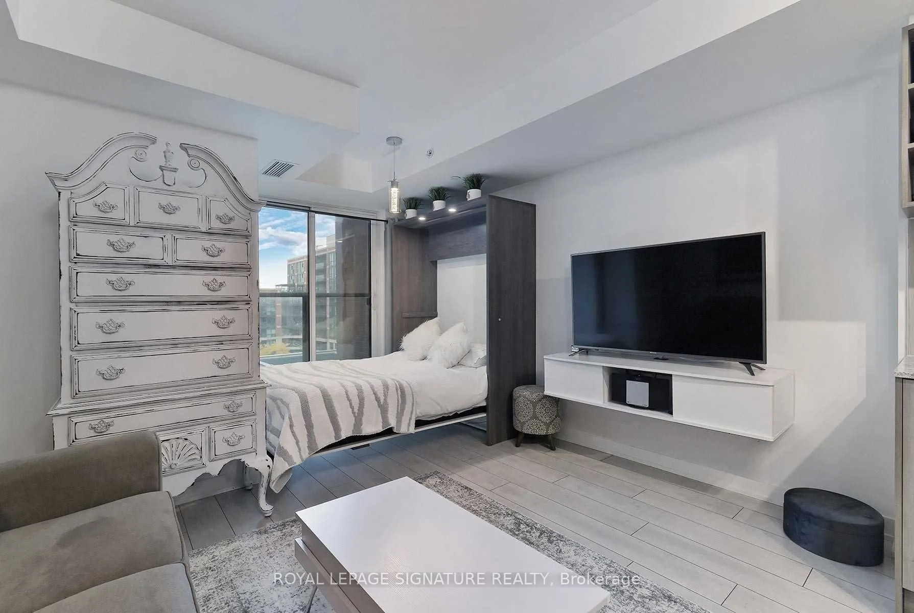 31 Tippett Road, #537