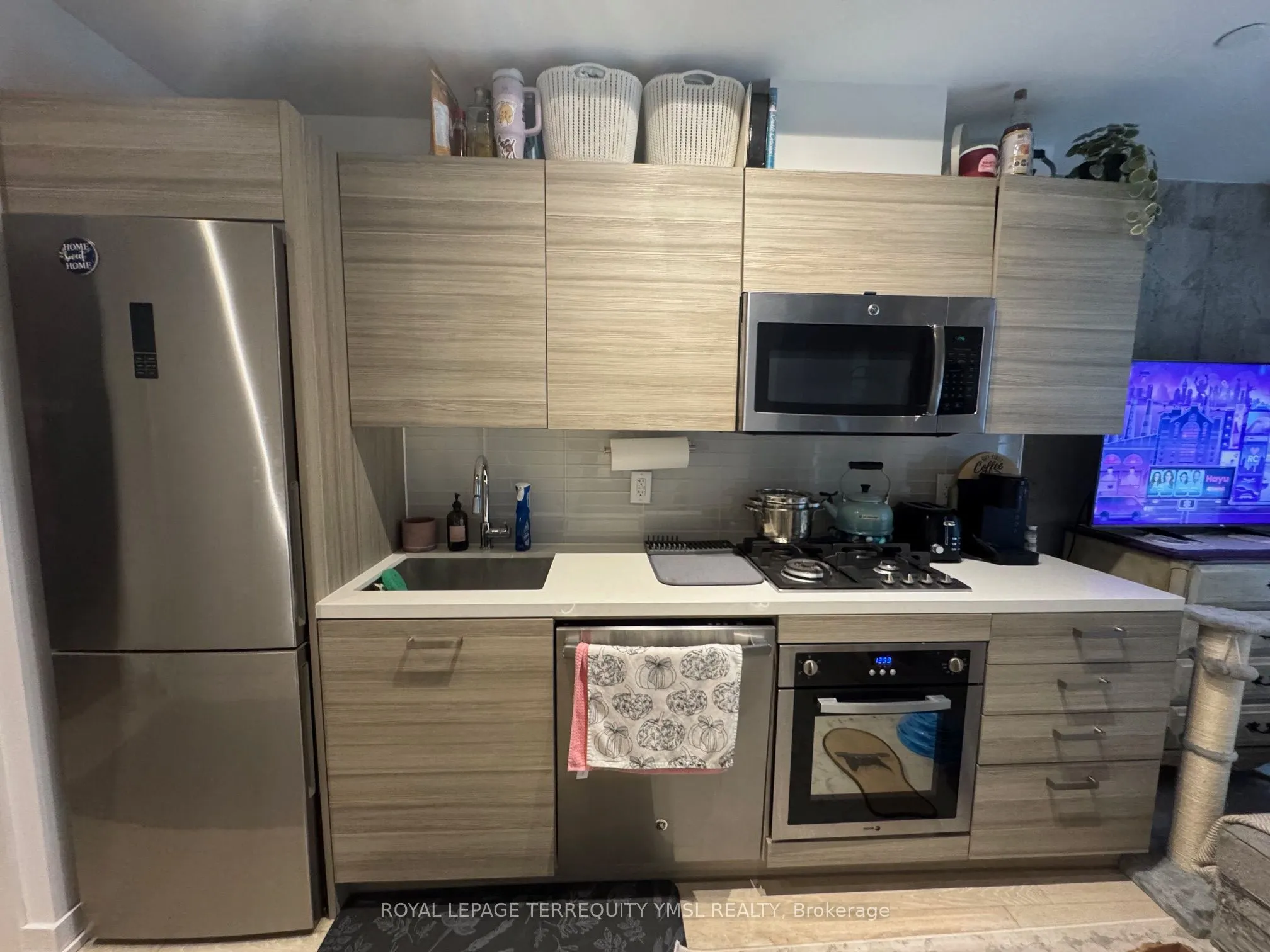 11 Charlotte Street, #510