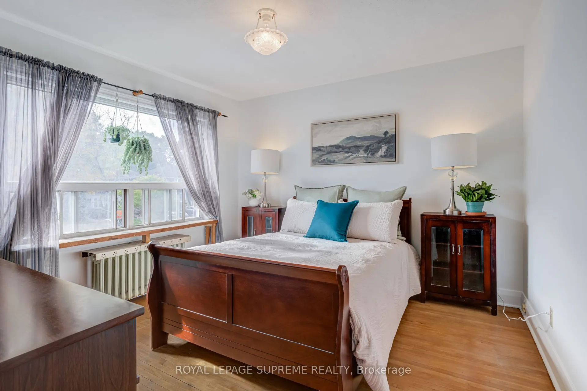 152 Parkhurst Boulevard