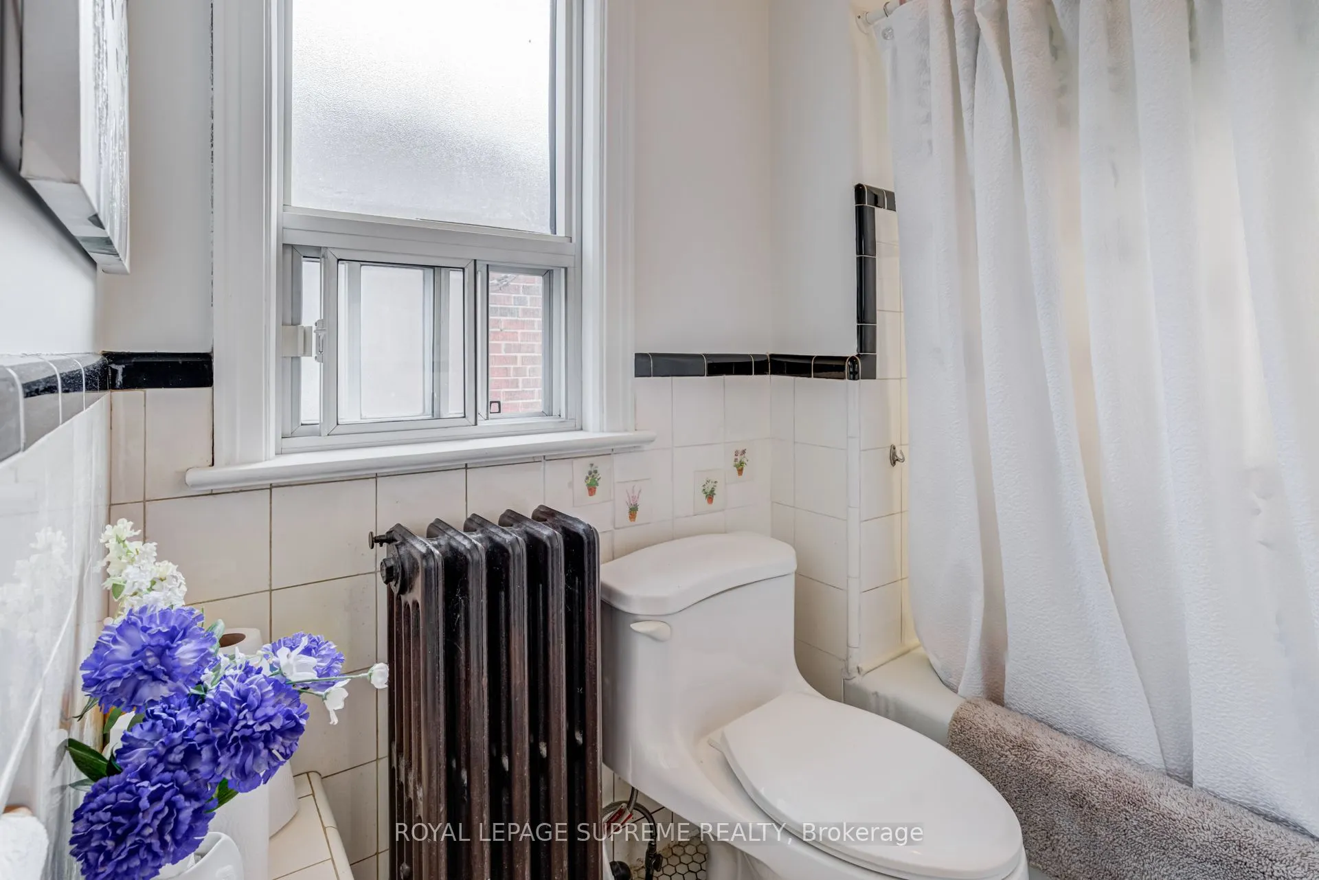 152 Parkhurst Boulevard