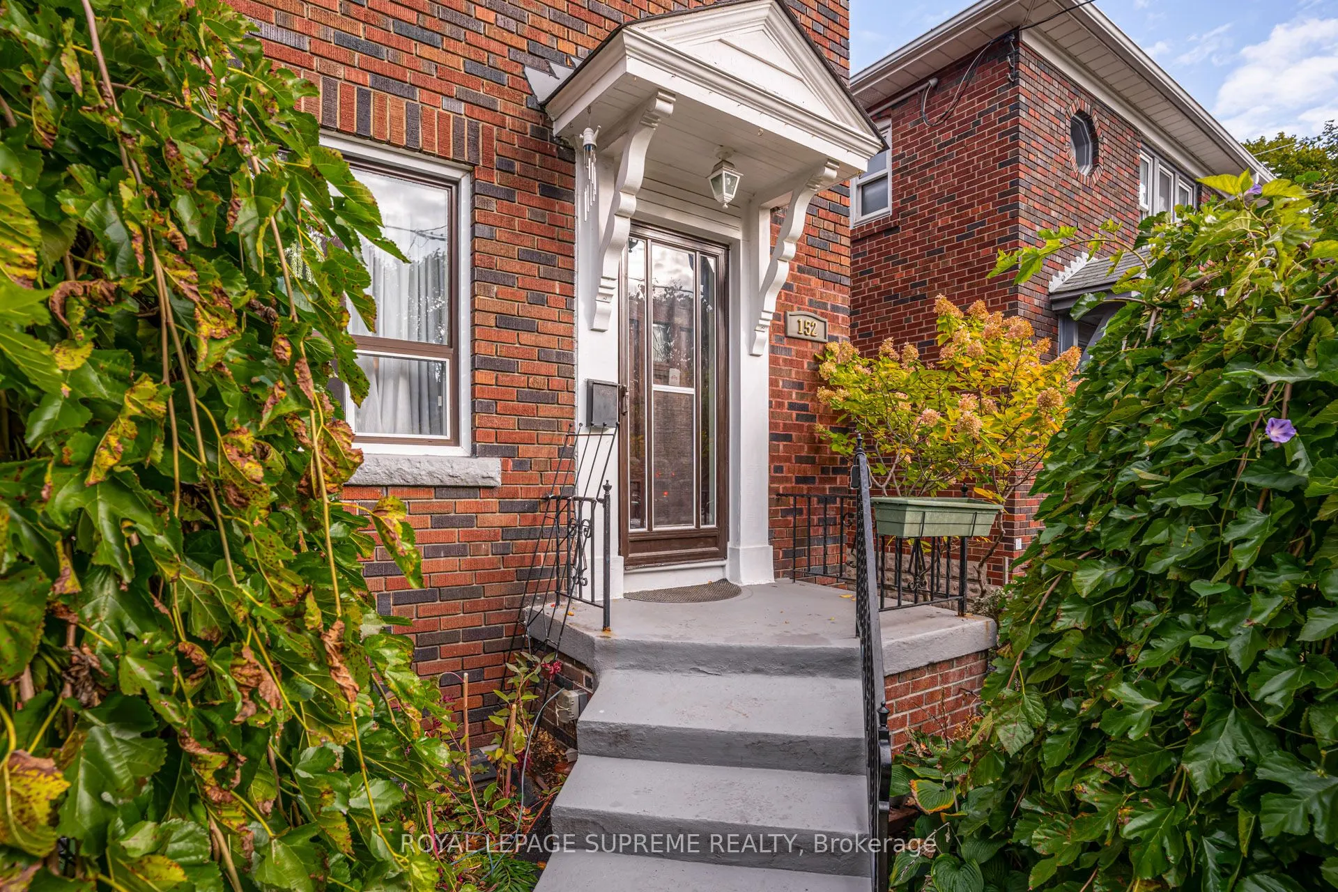 152 Parkhurst Boulevard