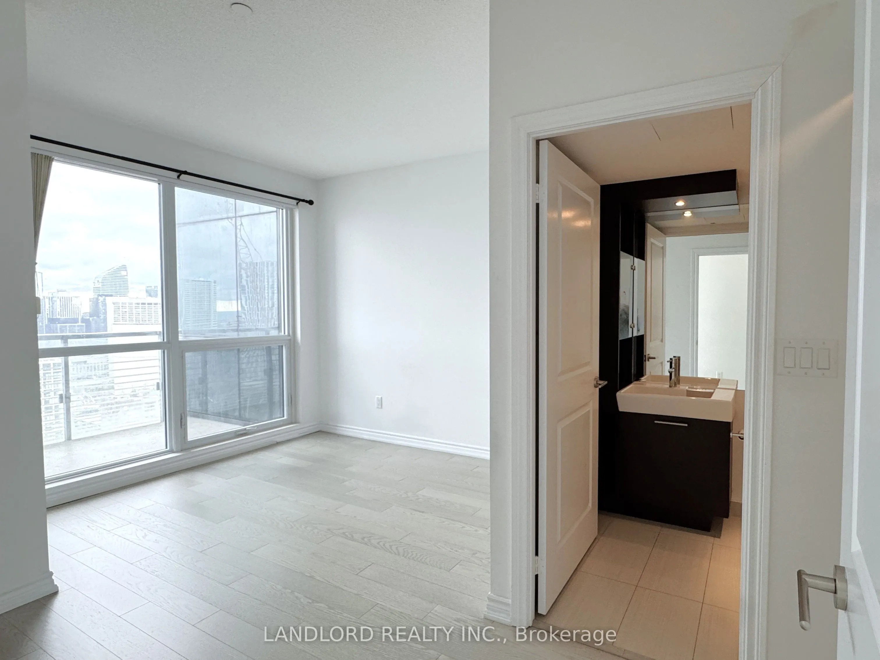 386 Yonge Street, #3507