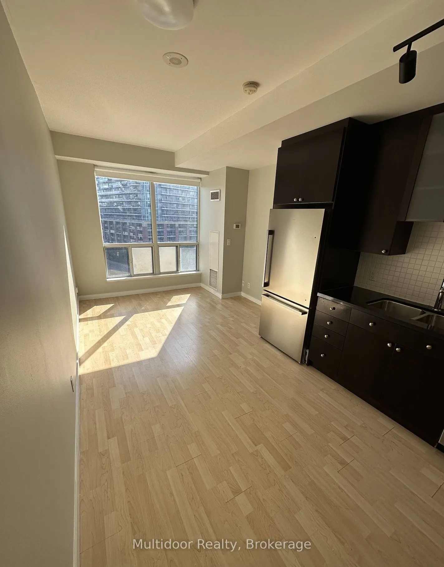 1 Shaw Street S, #817