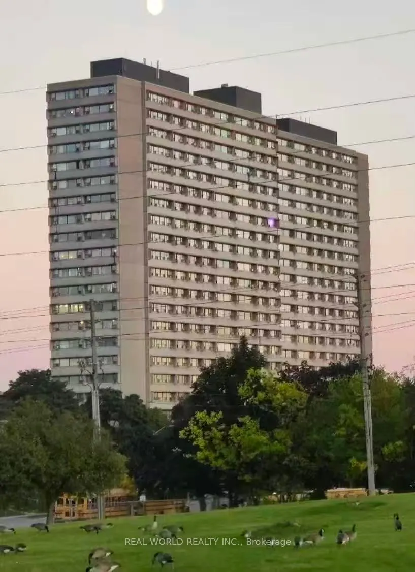 100 Leeward Glenway, #806