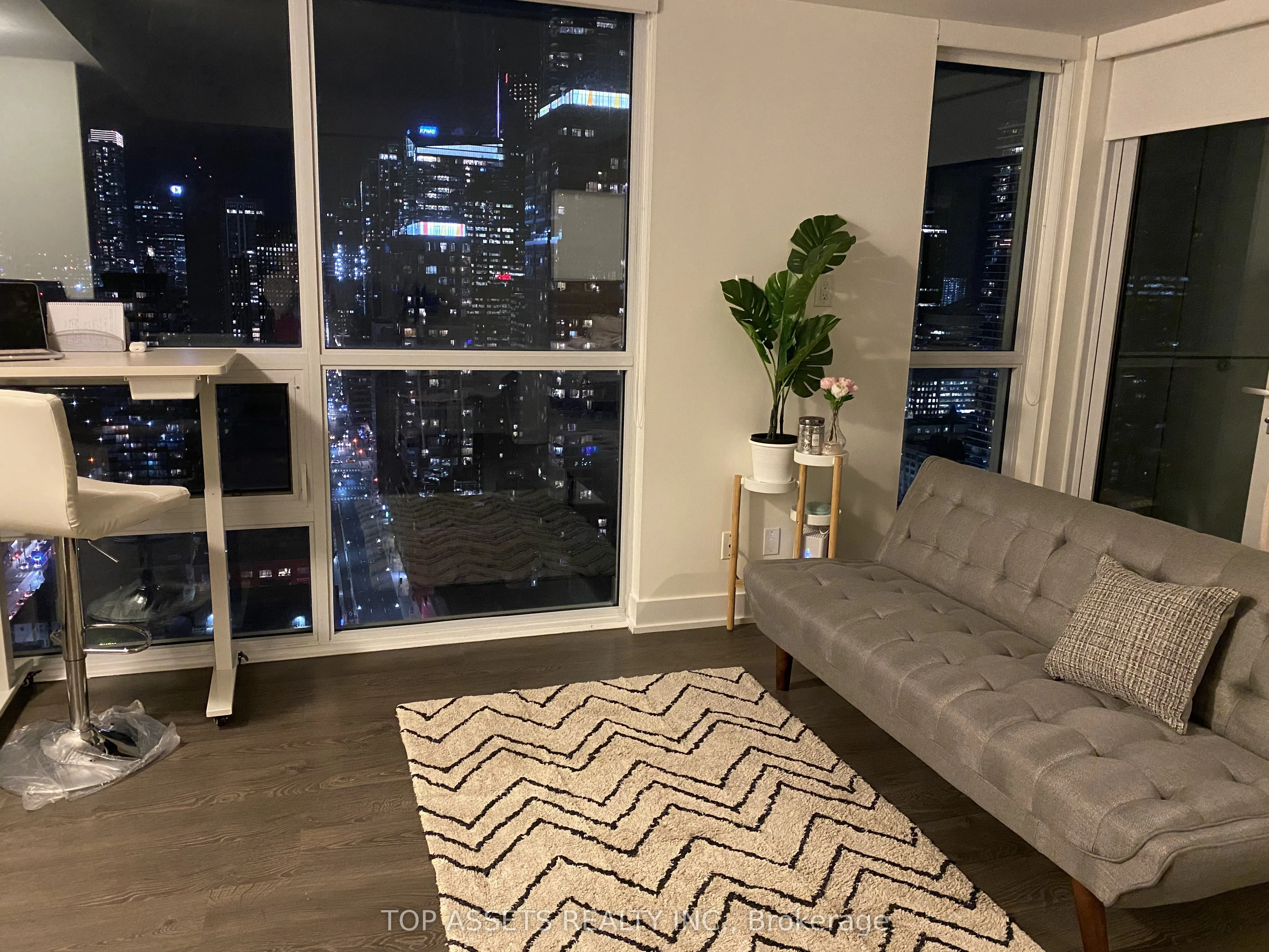 318 Richmond Street W, #3006