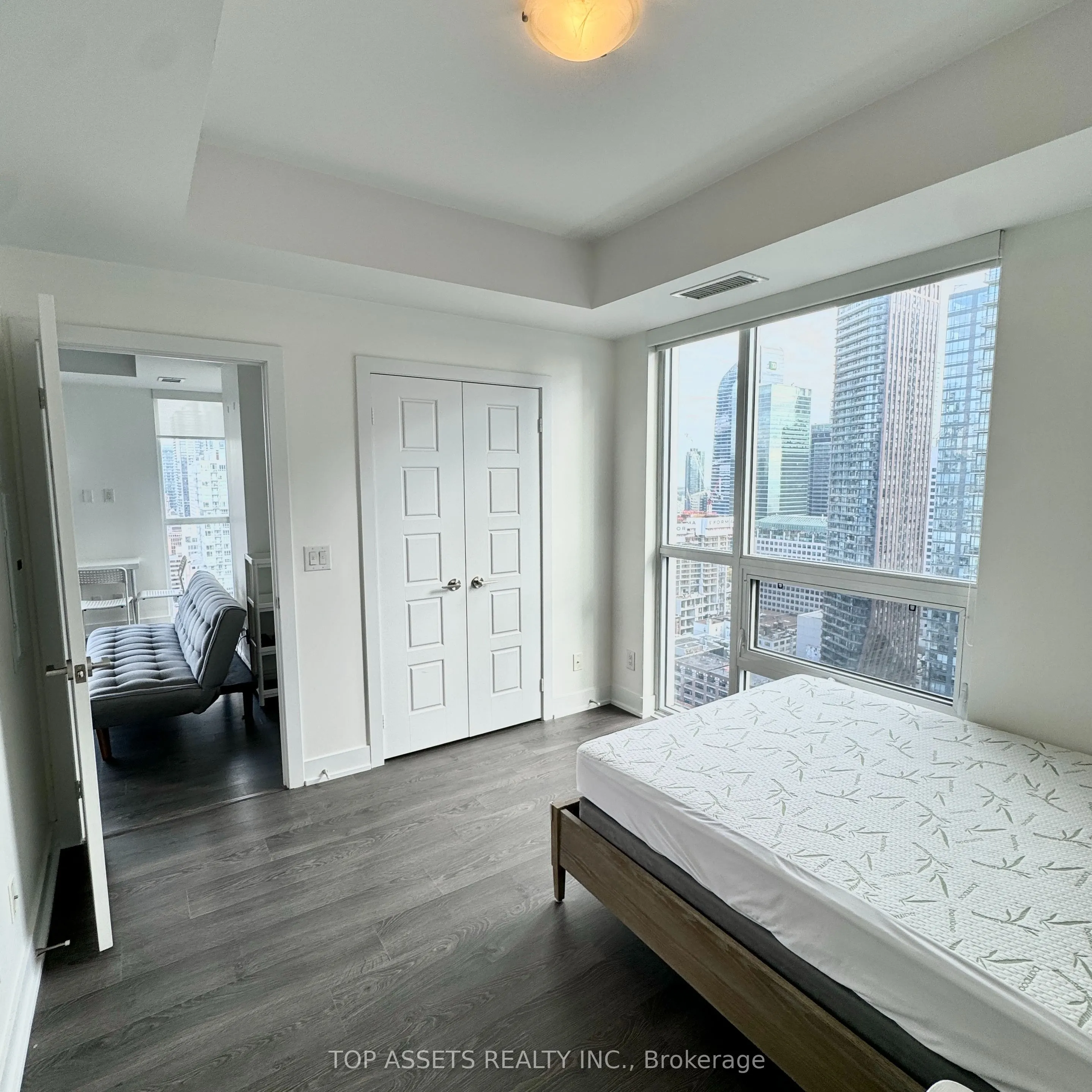318 Richmond Street W, #3006