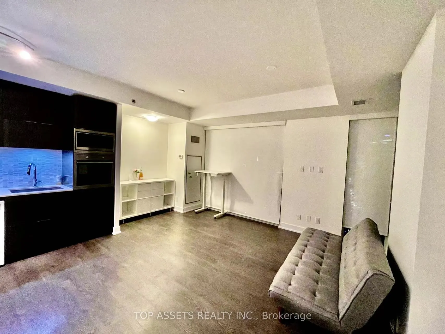 318 Richmond Street W, #3006