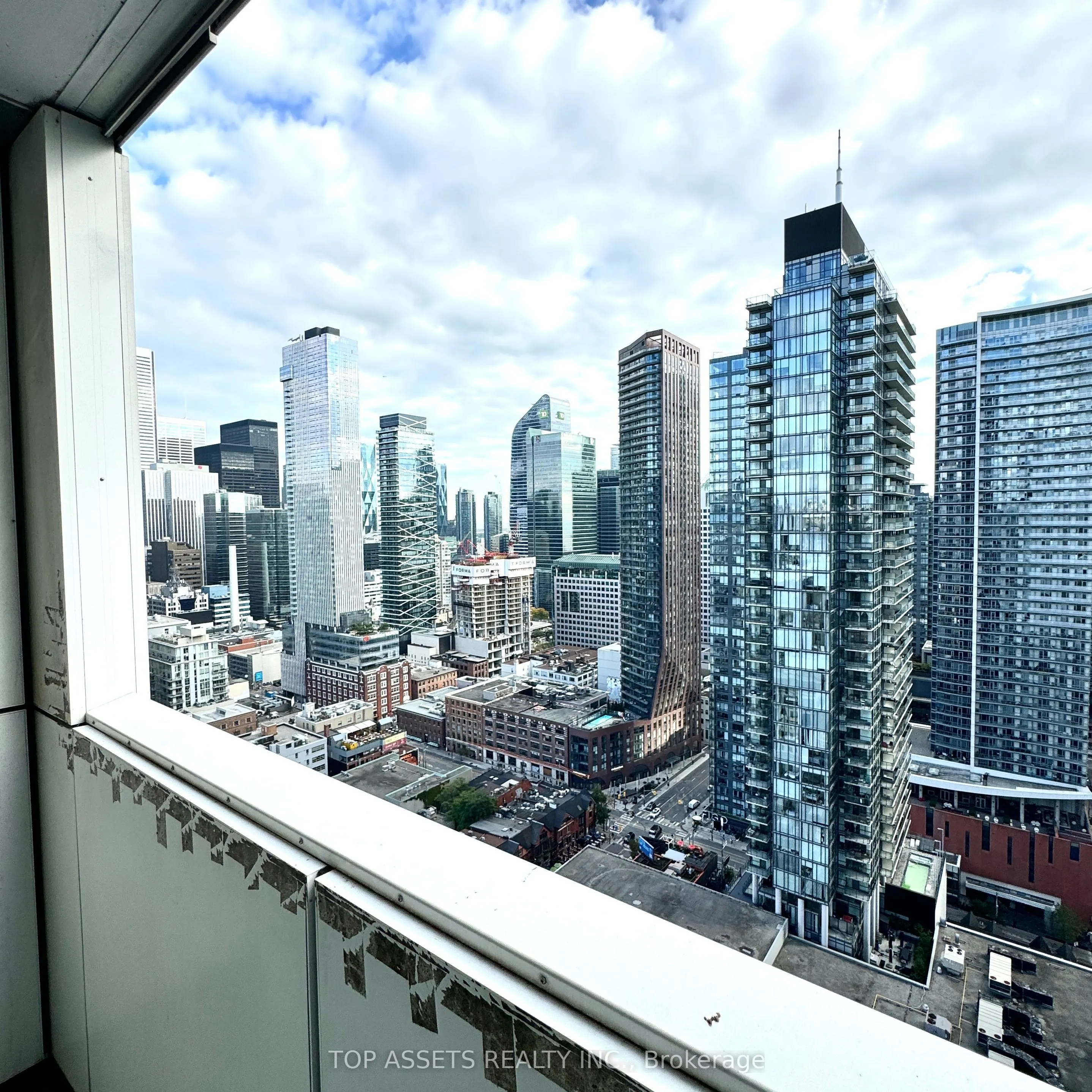 318 Richmond Street W, #3006