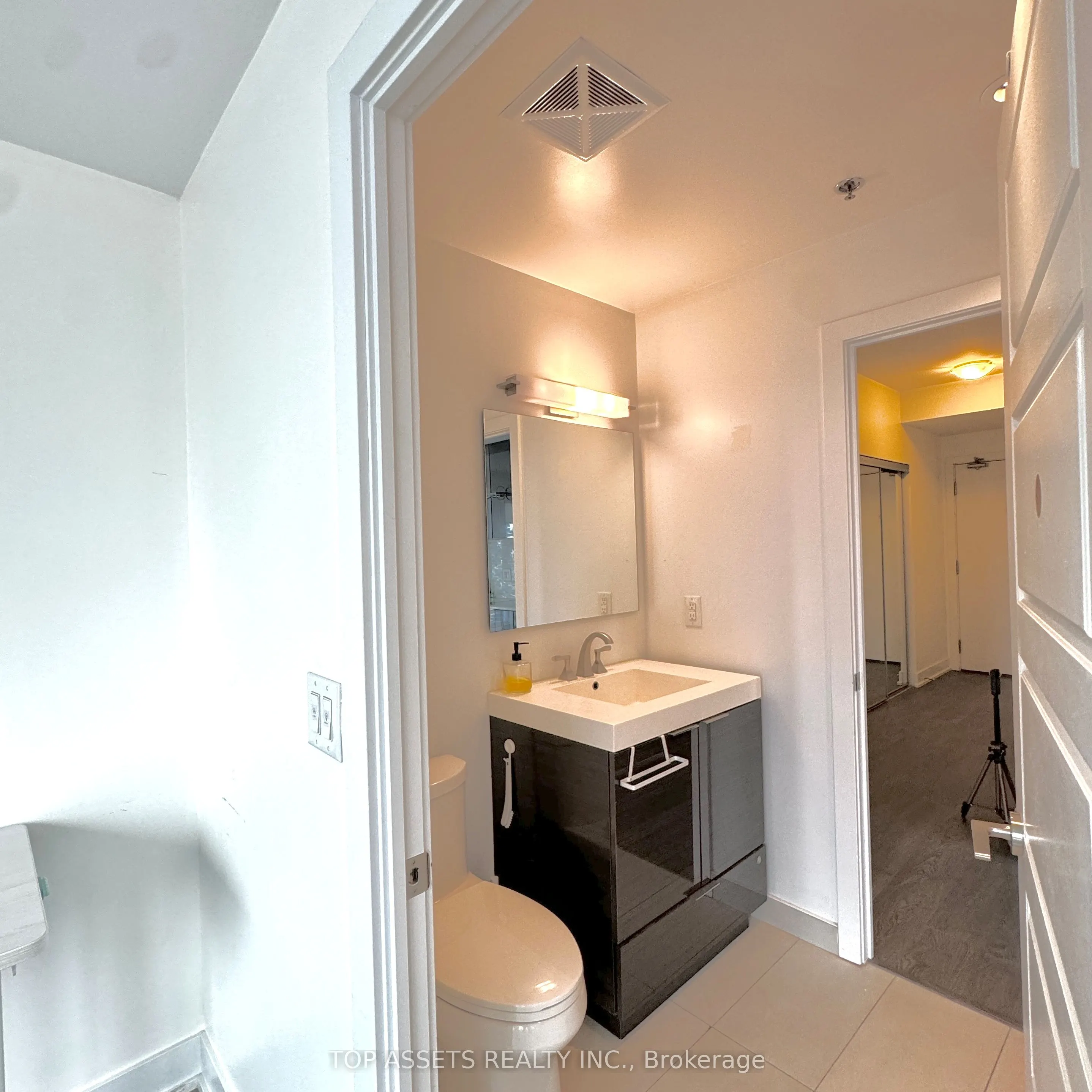 318 Richmond Street W, #3006