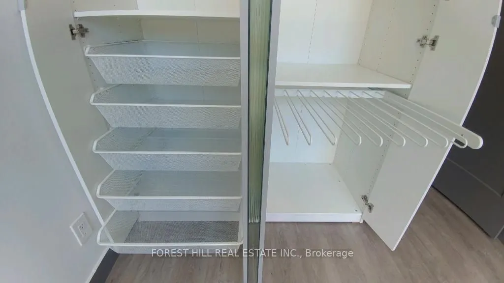 1213 Dundas Street W, #Upper N