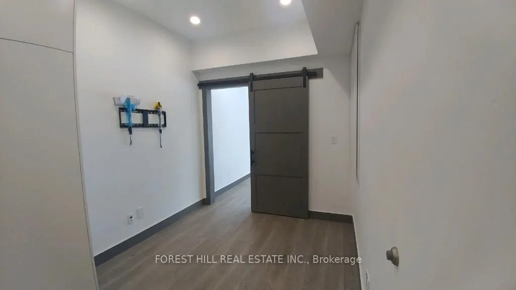 1213 Dundas Street W, #Upper N