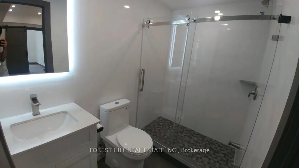 1213 Dundas Street W, #Upper N