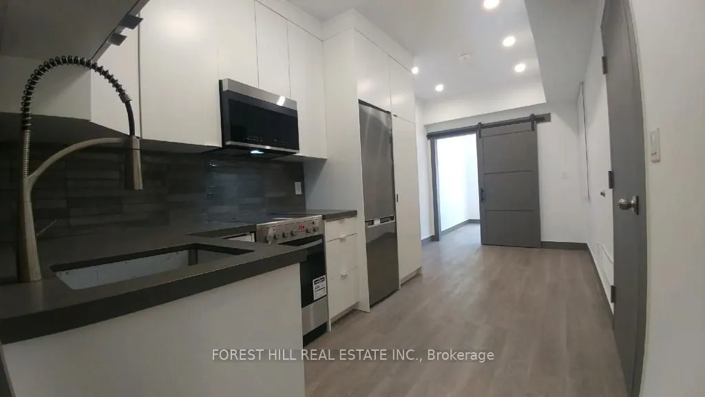 1213 Dundas Street W, #Upper N