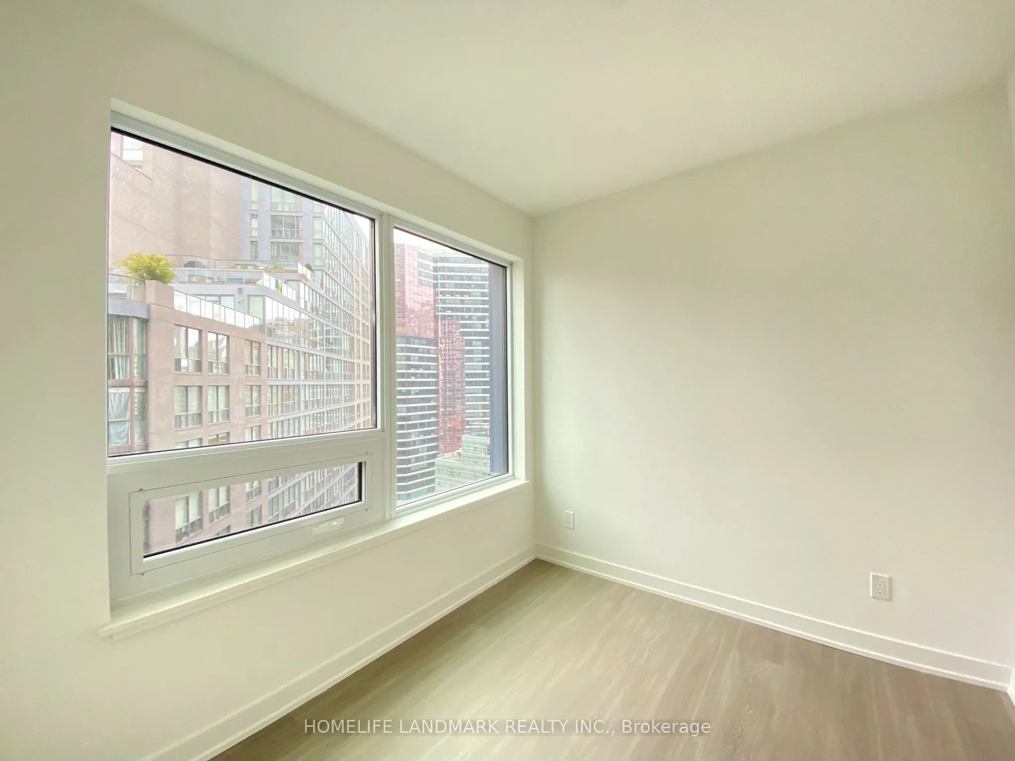 8 Wellesley Street W, #2216