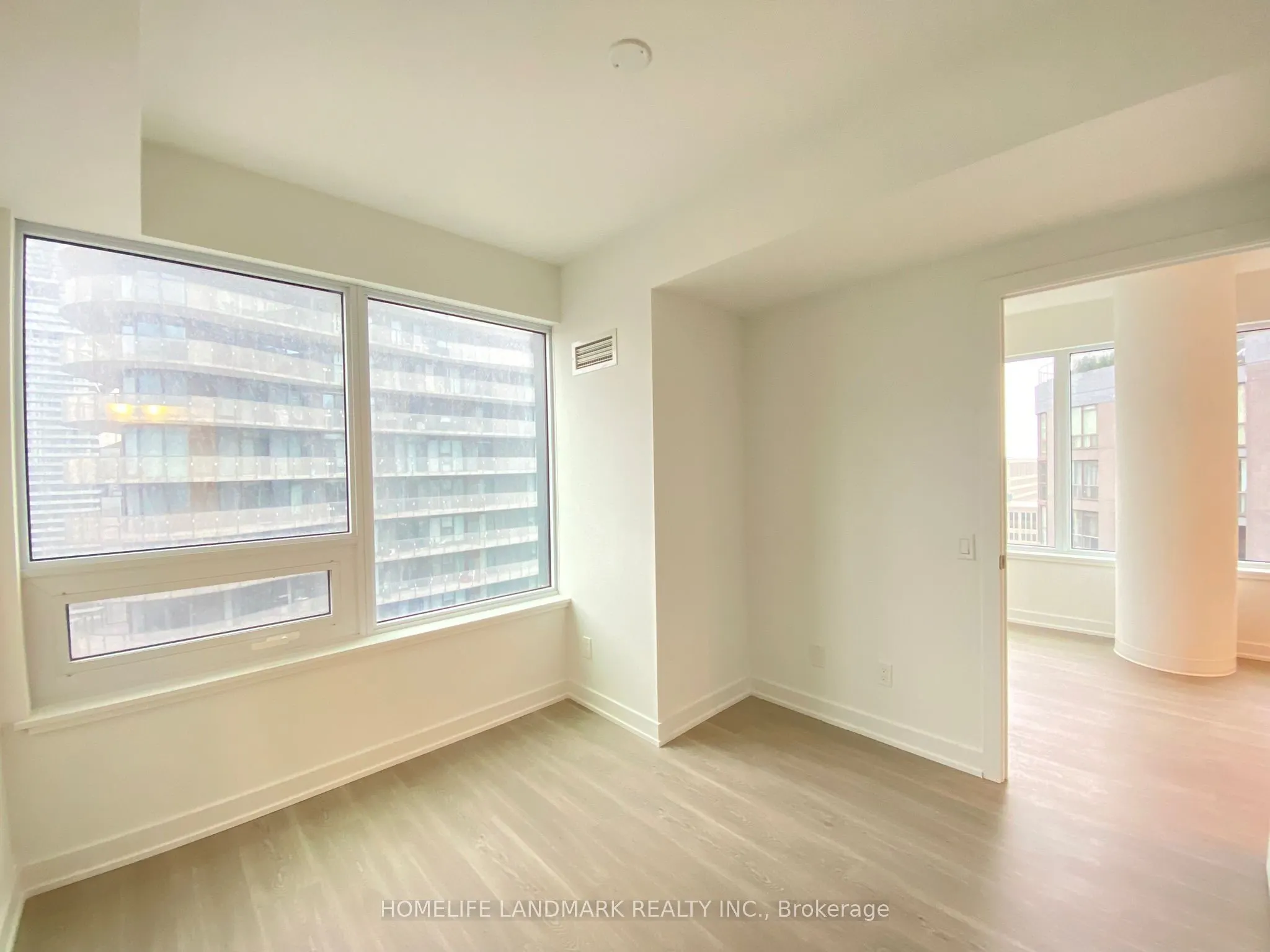 8 Wellesley Street W, #2216