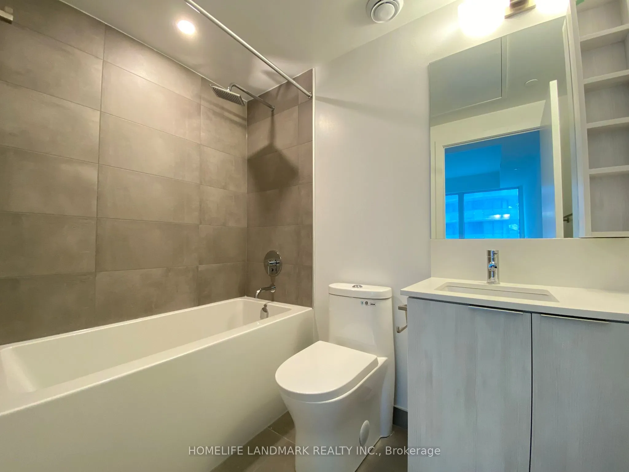 8 Wellesley Street W, #2216