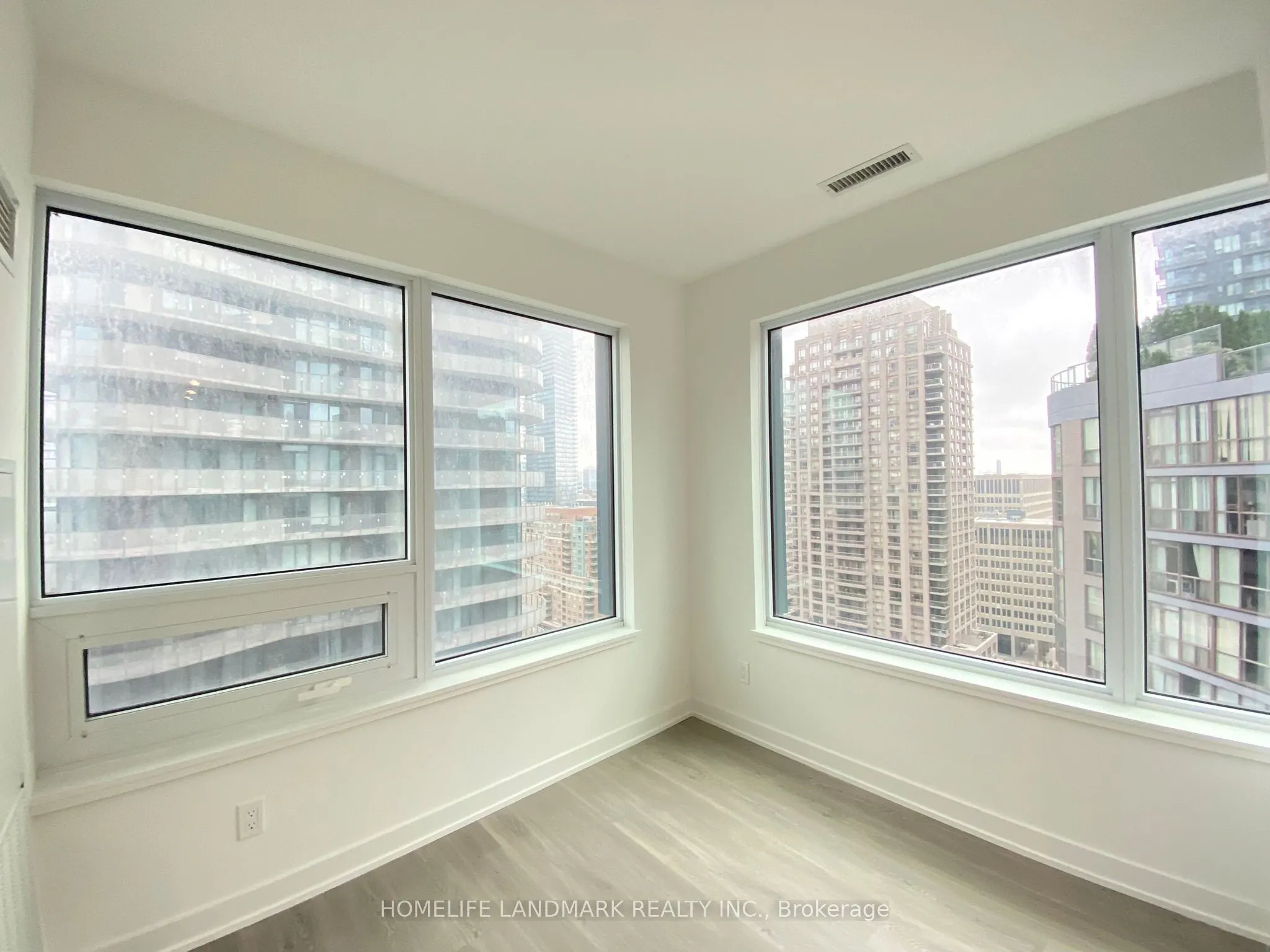 8 Wellesley Street W, #2216