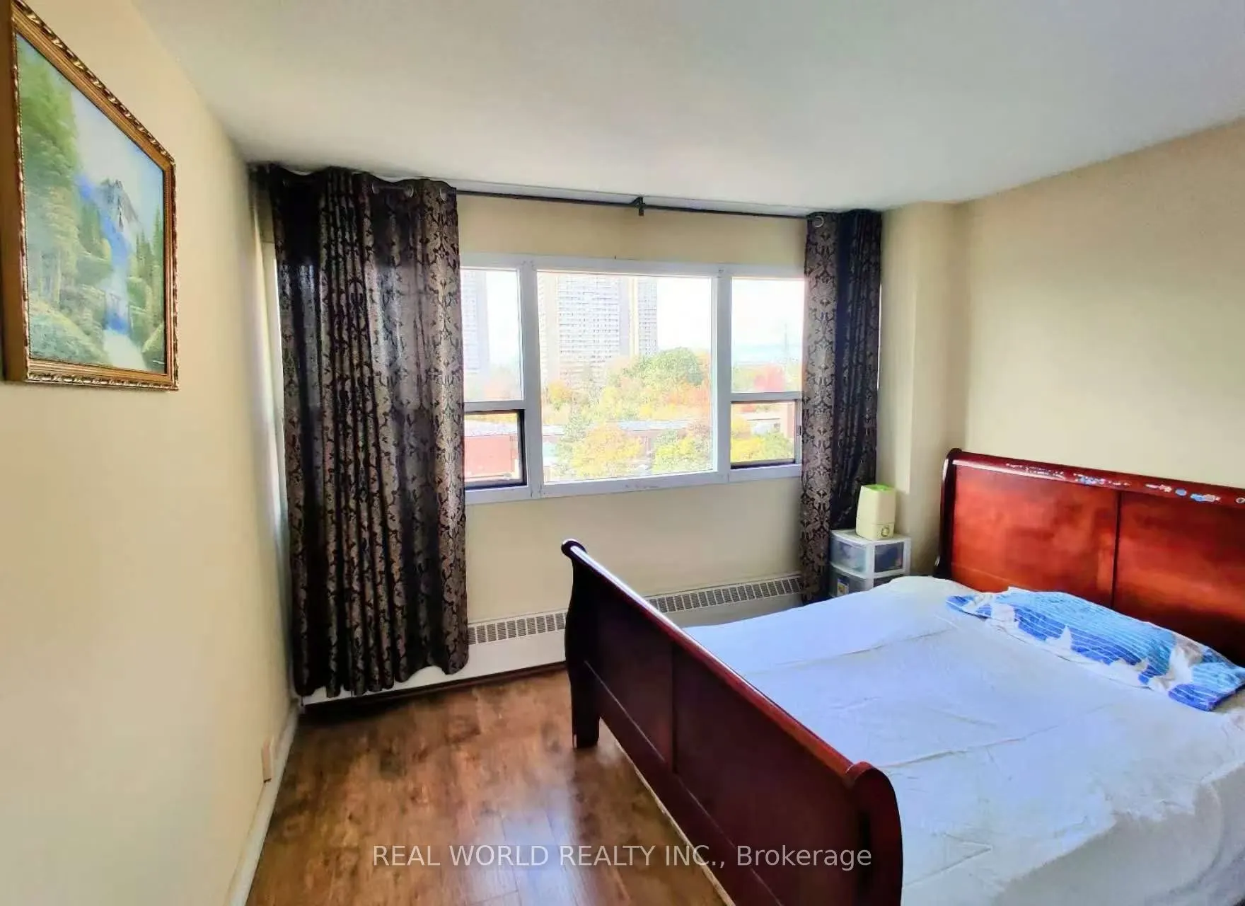 100 Leeward Glenway, #806