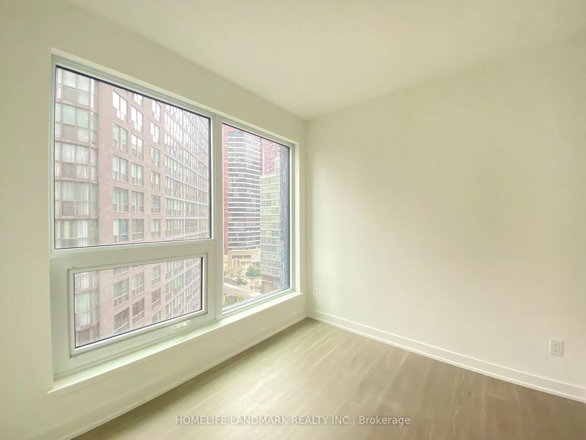 8 Wellesley Street W, #910