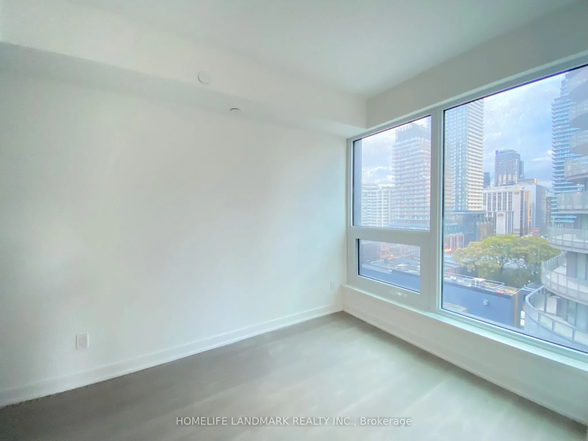 8 Wellesley Street W, #910