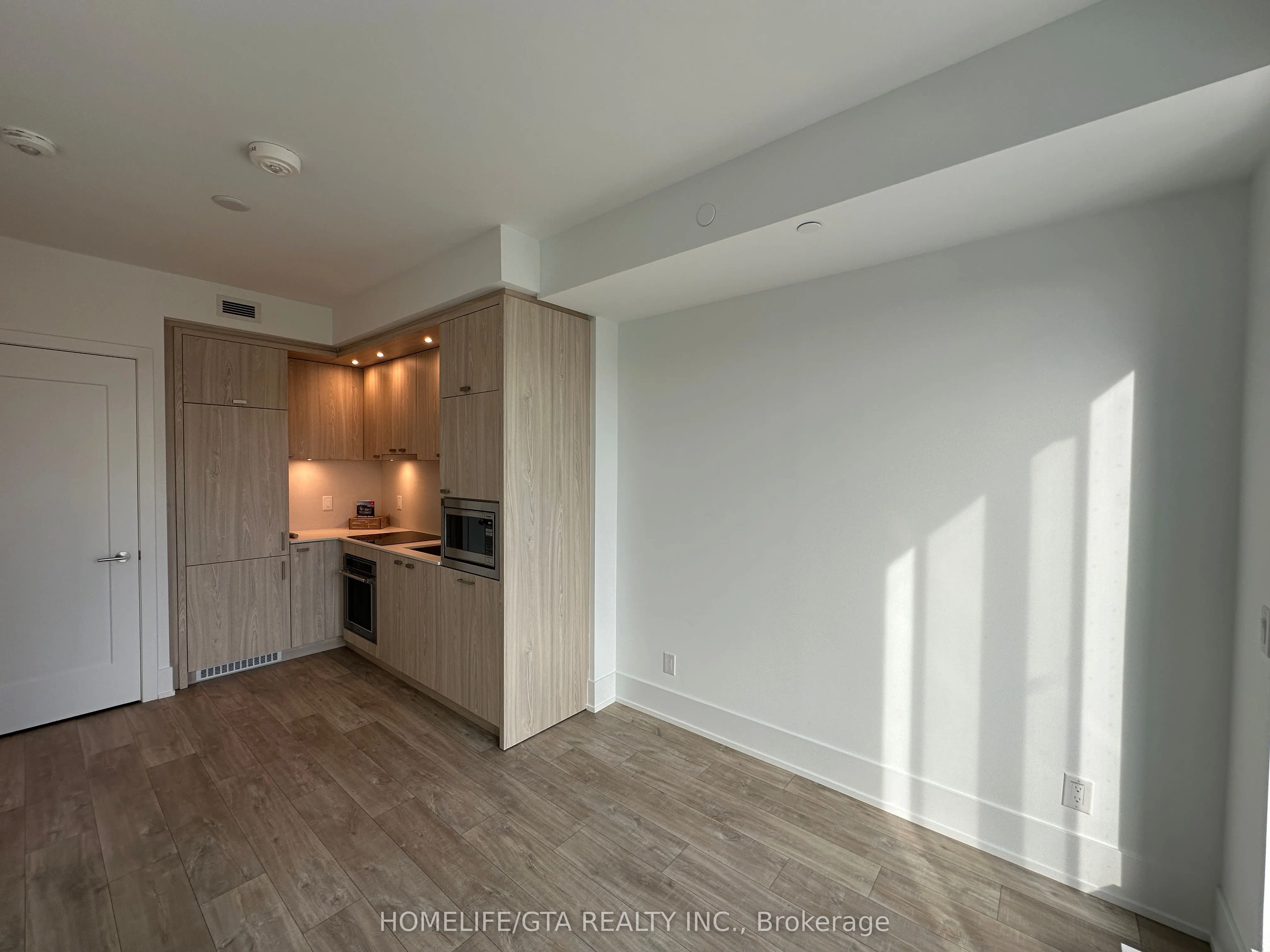 115 Denison Avenue, #804