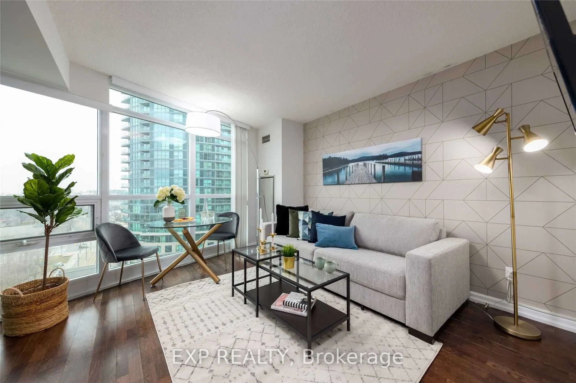 215 Fort York Boulevard, #1206