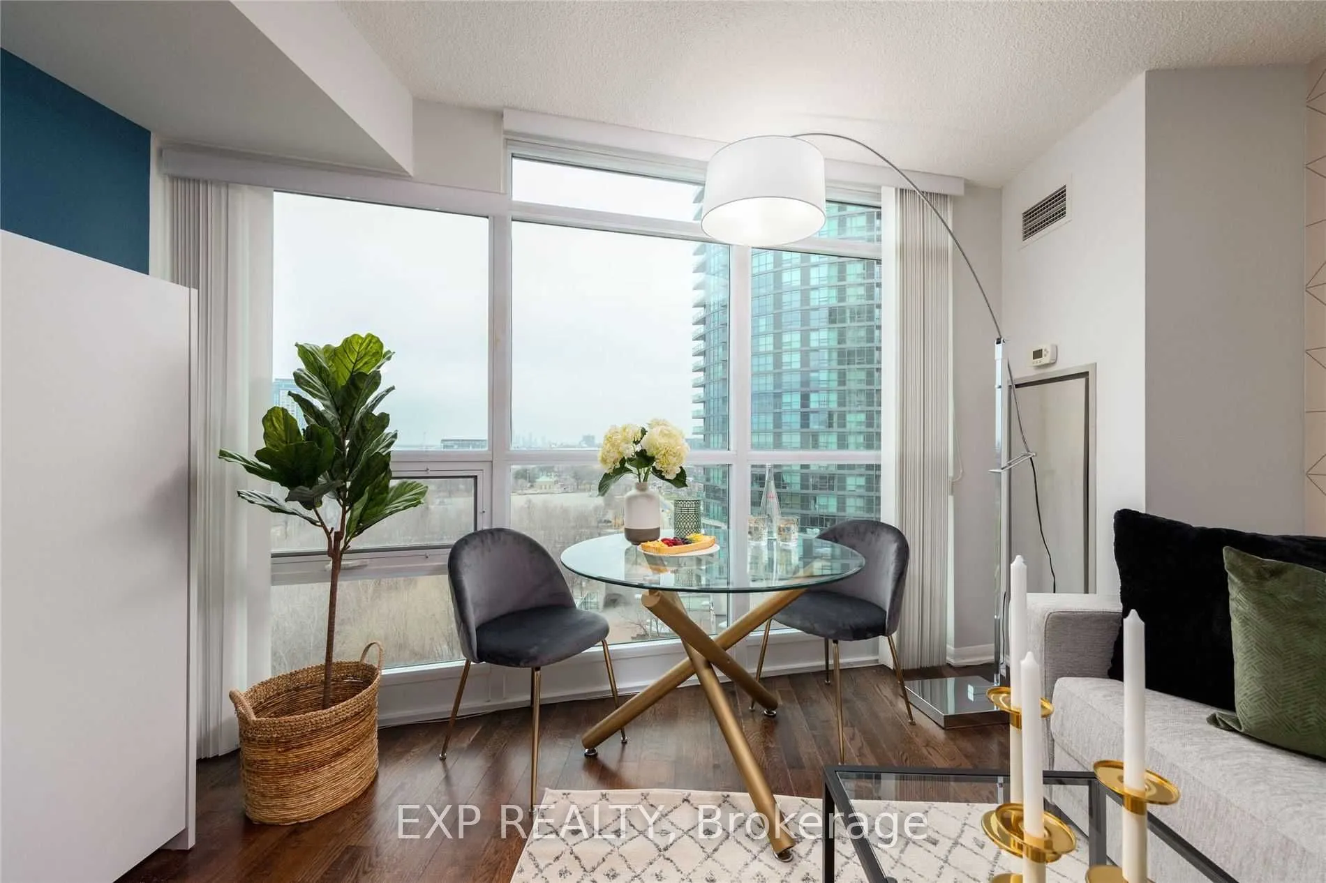 215 Fort York Boulevard, #1206