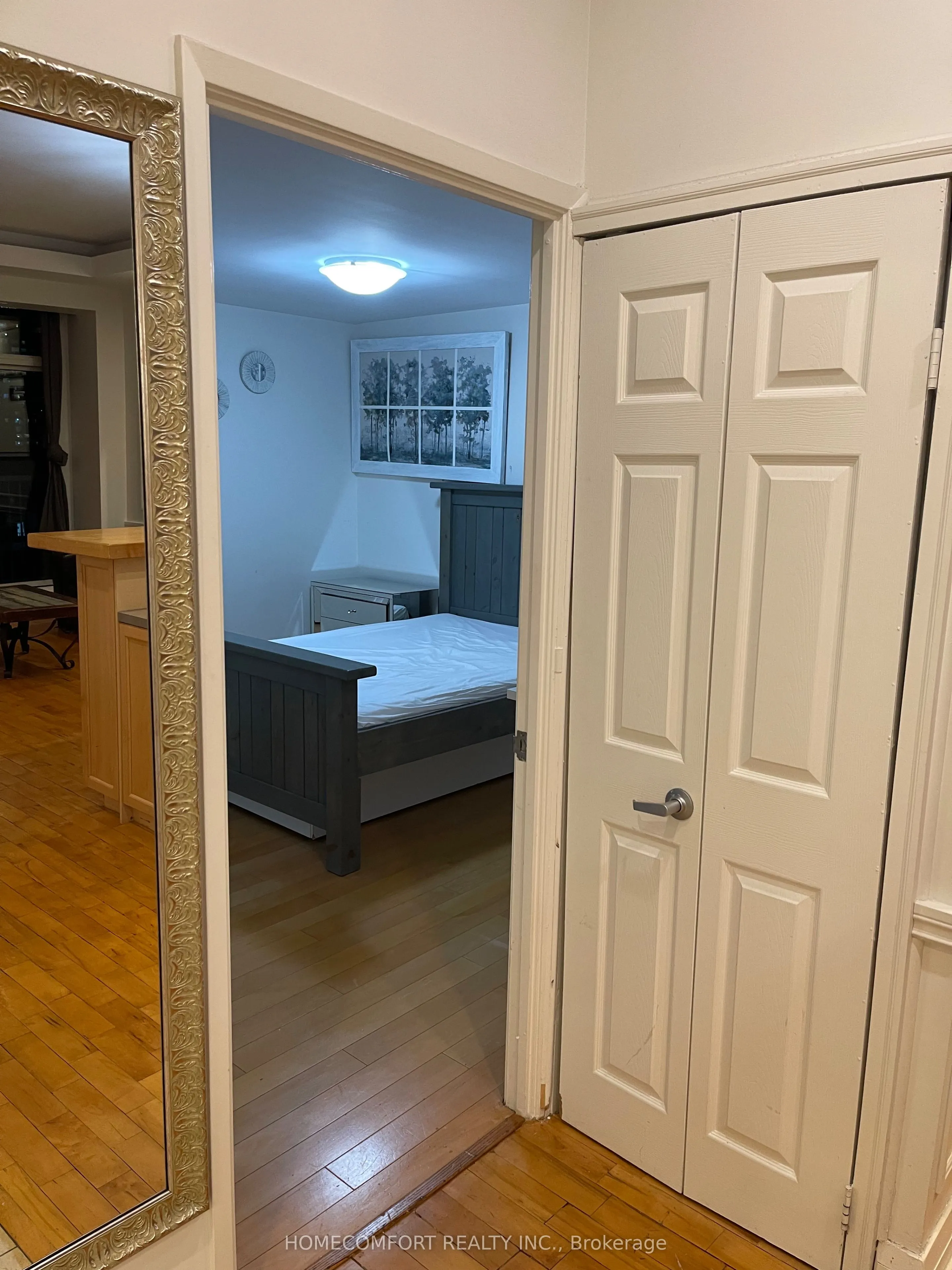 8 Wellesley Street E, #701