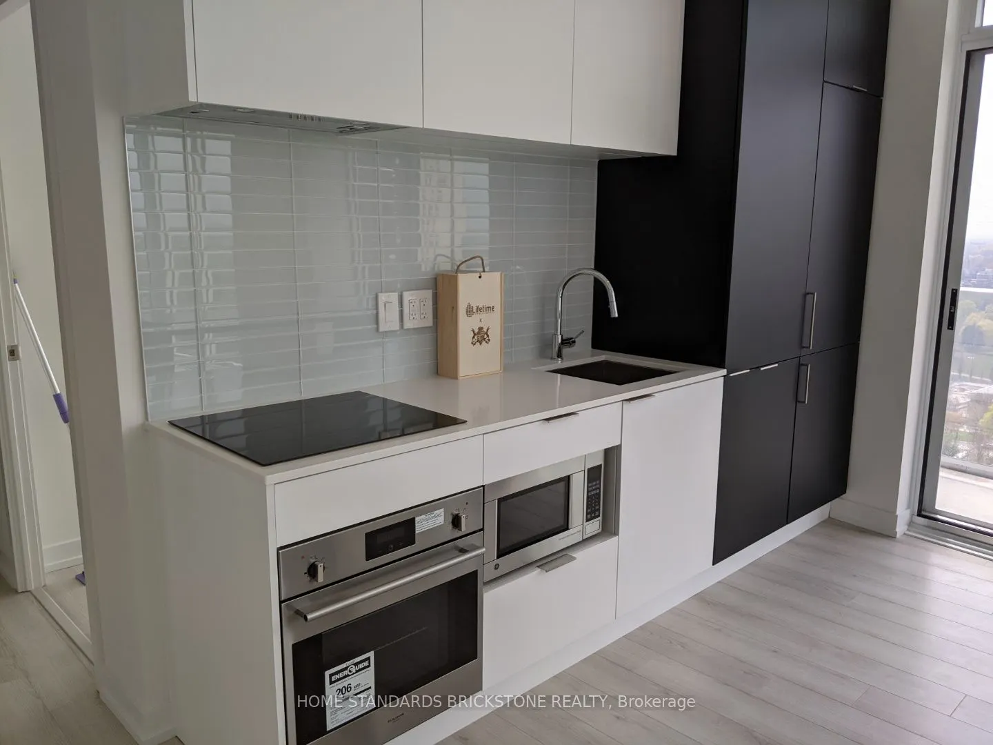 33 Helendale Avenue, #2312