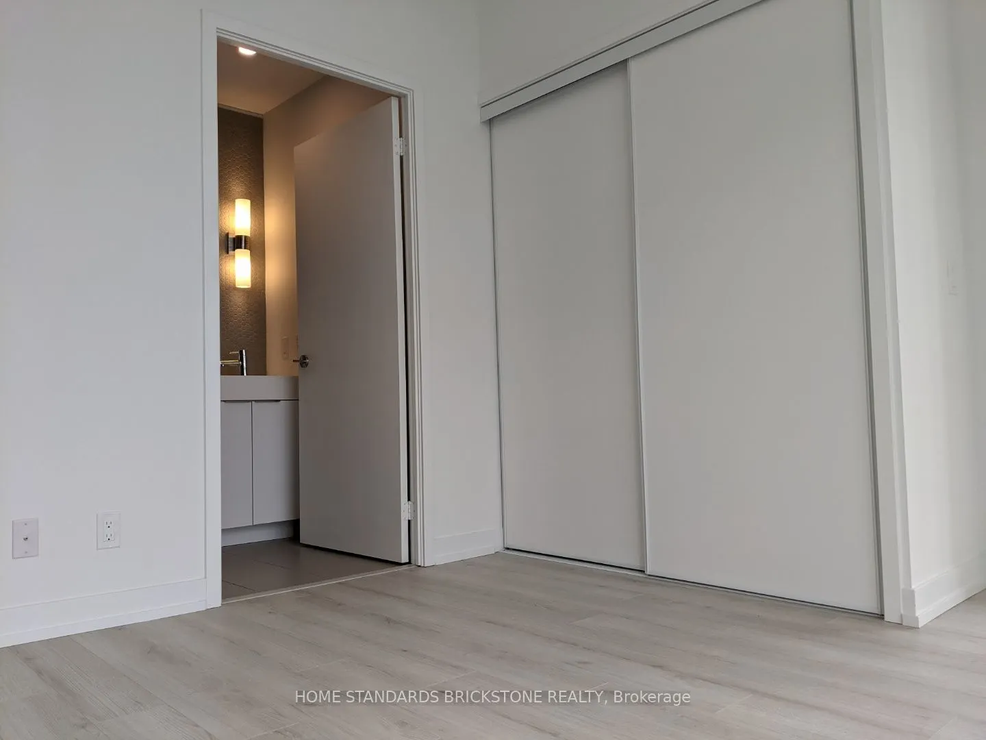 33 Helendale Avenue, #2312