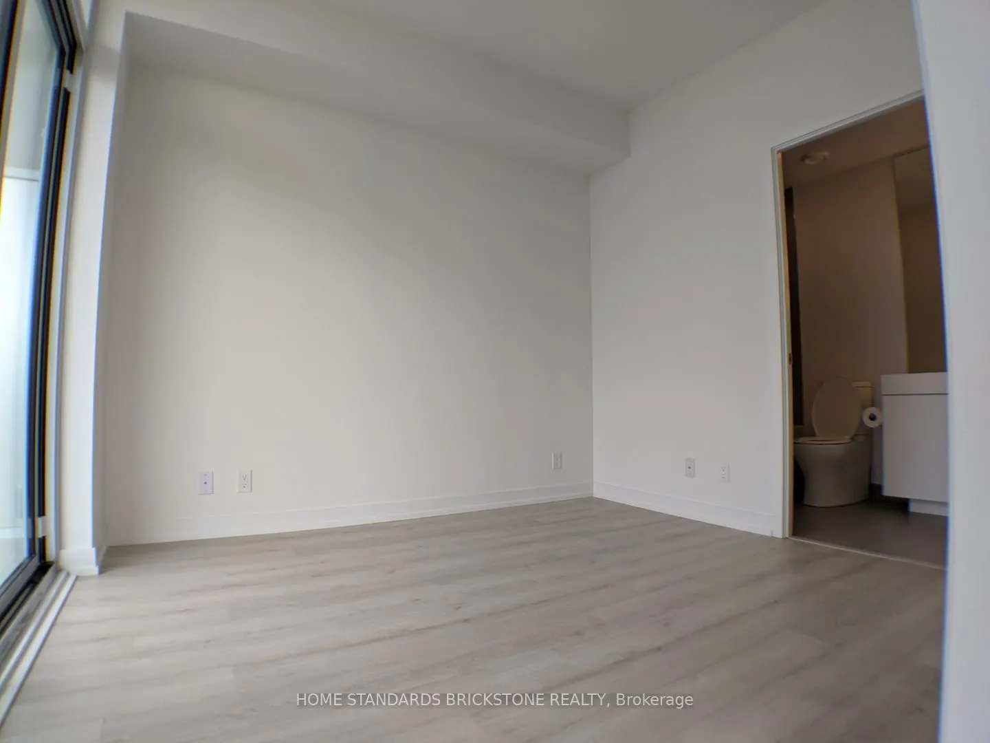 33 Helendale Avenue, #2312