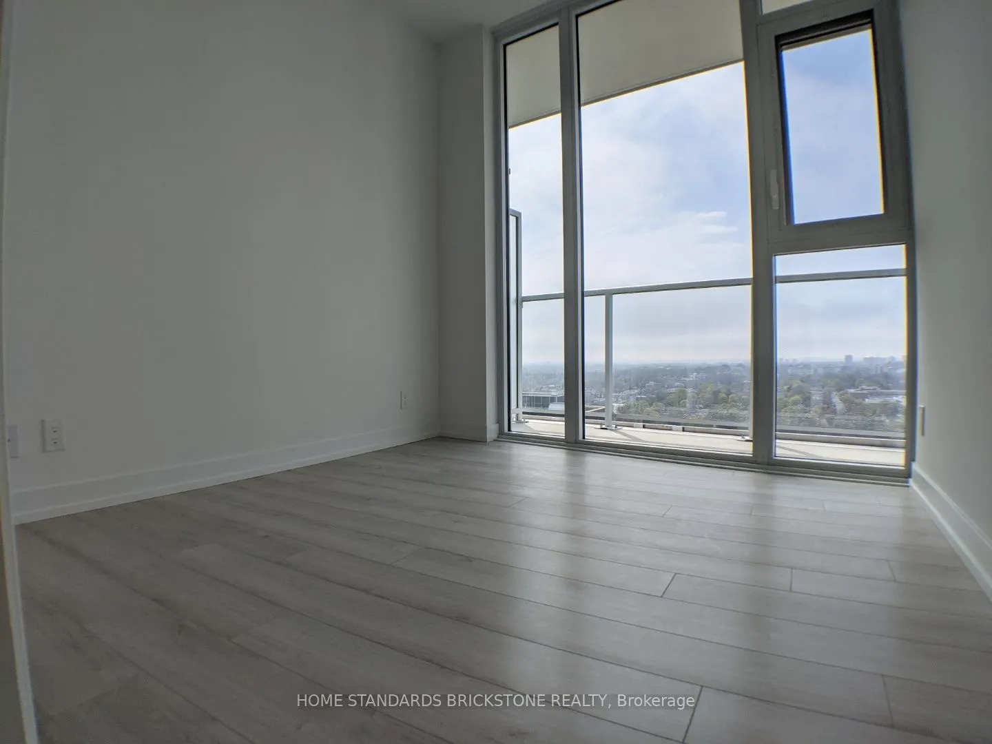 33 Helendale Avenue, #2312