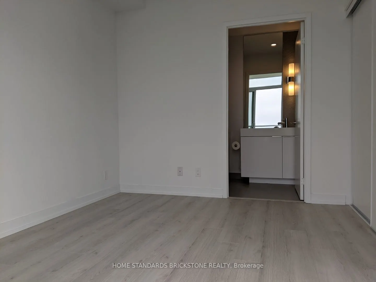 33 Helendale Avenue, #2312