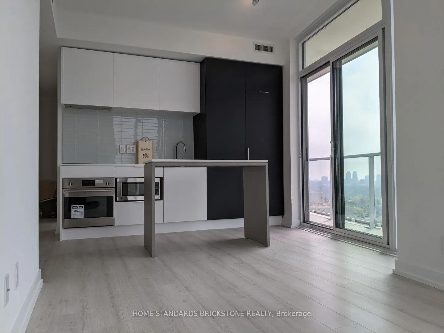 33 Helendale Avenue, #2312