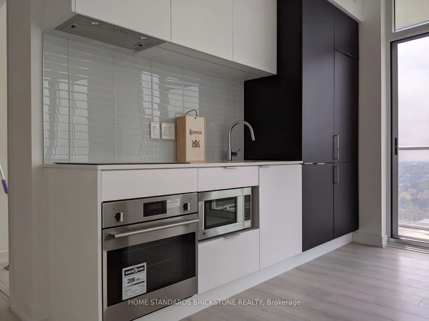 33 Helendale Avenue, #2312