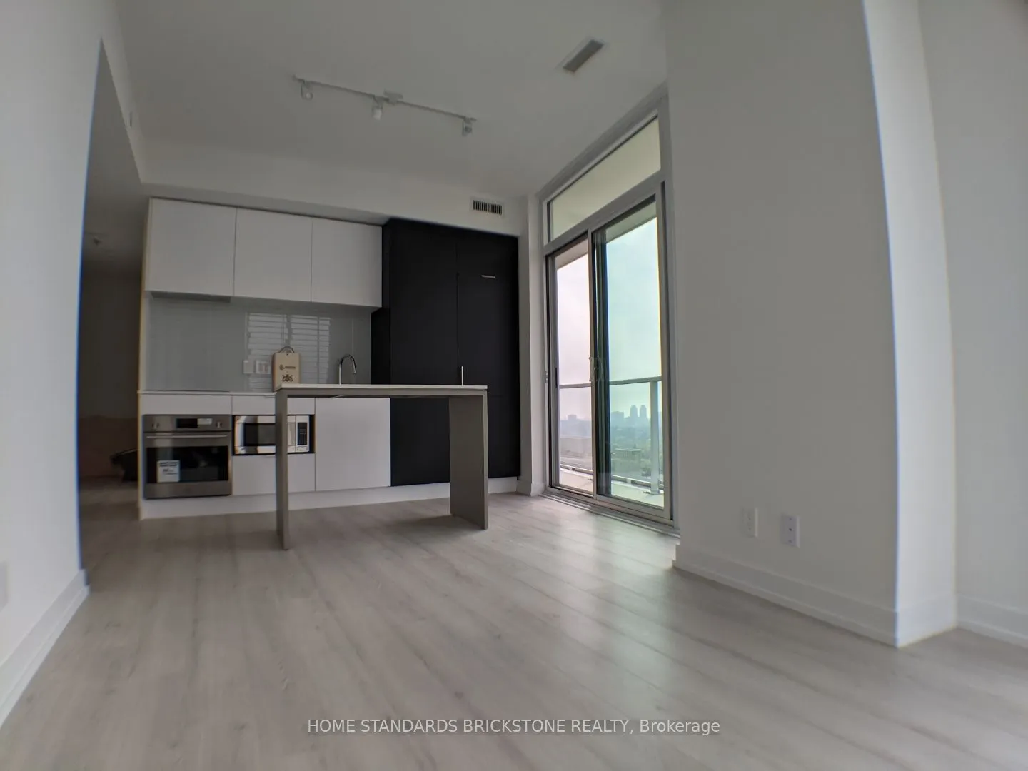 33 Helendale Avenue, #2312