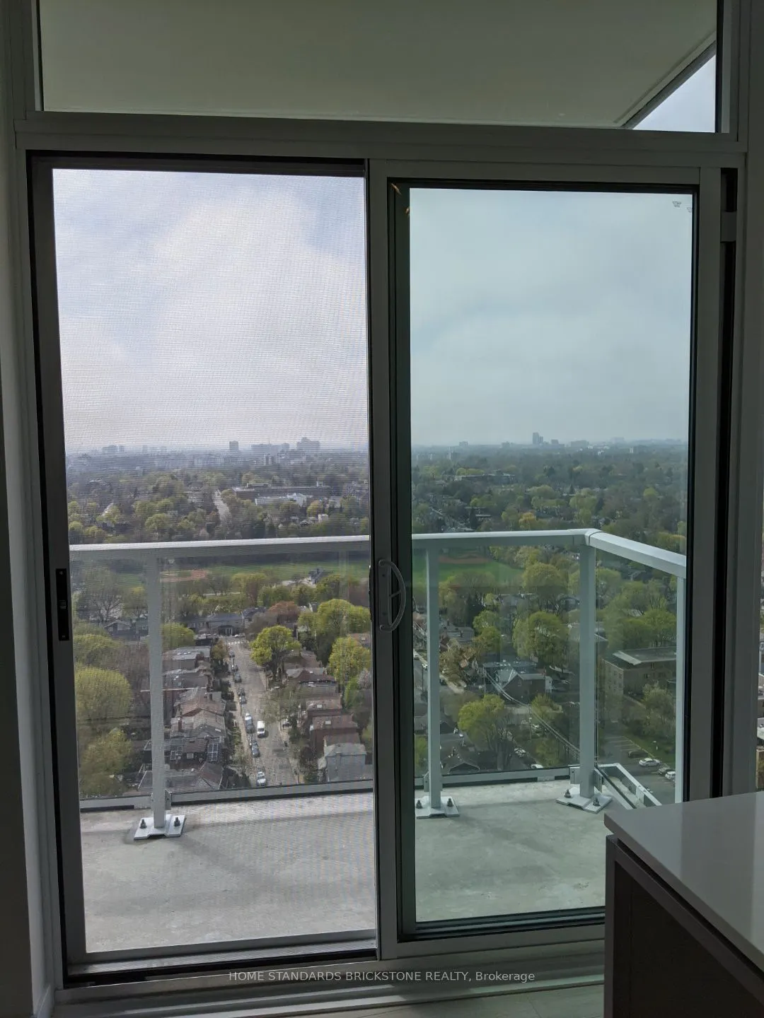 33 Helendale Avenue, #2312