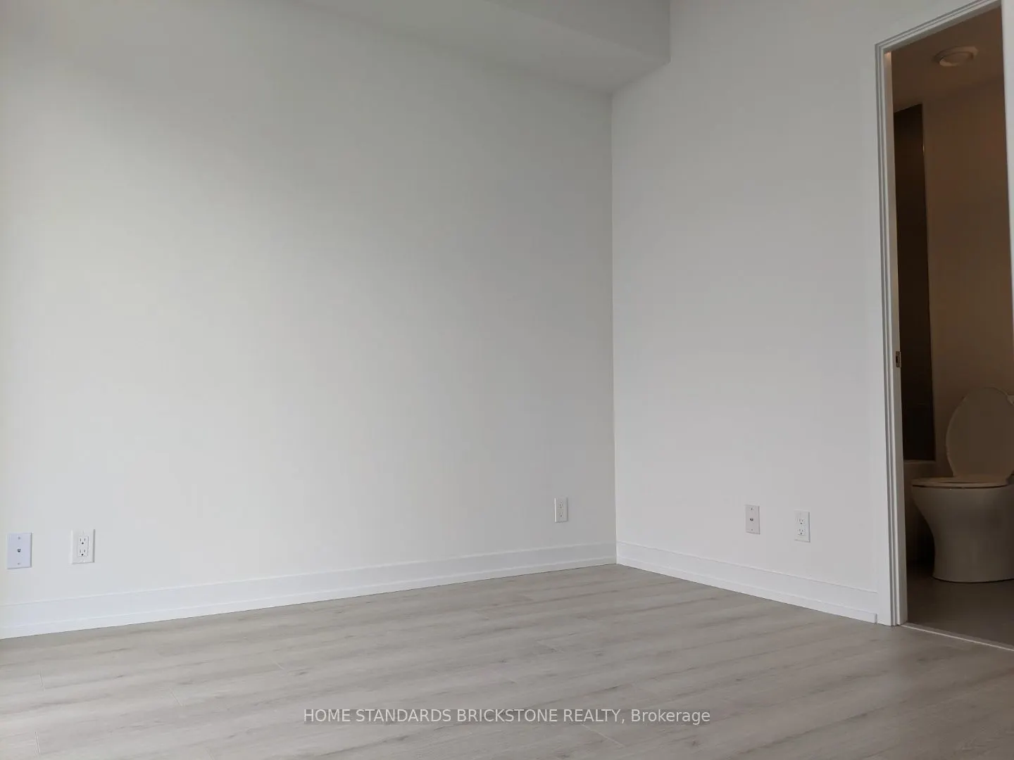 33 Helendale Avenue, #2312