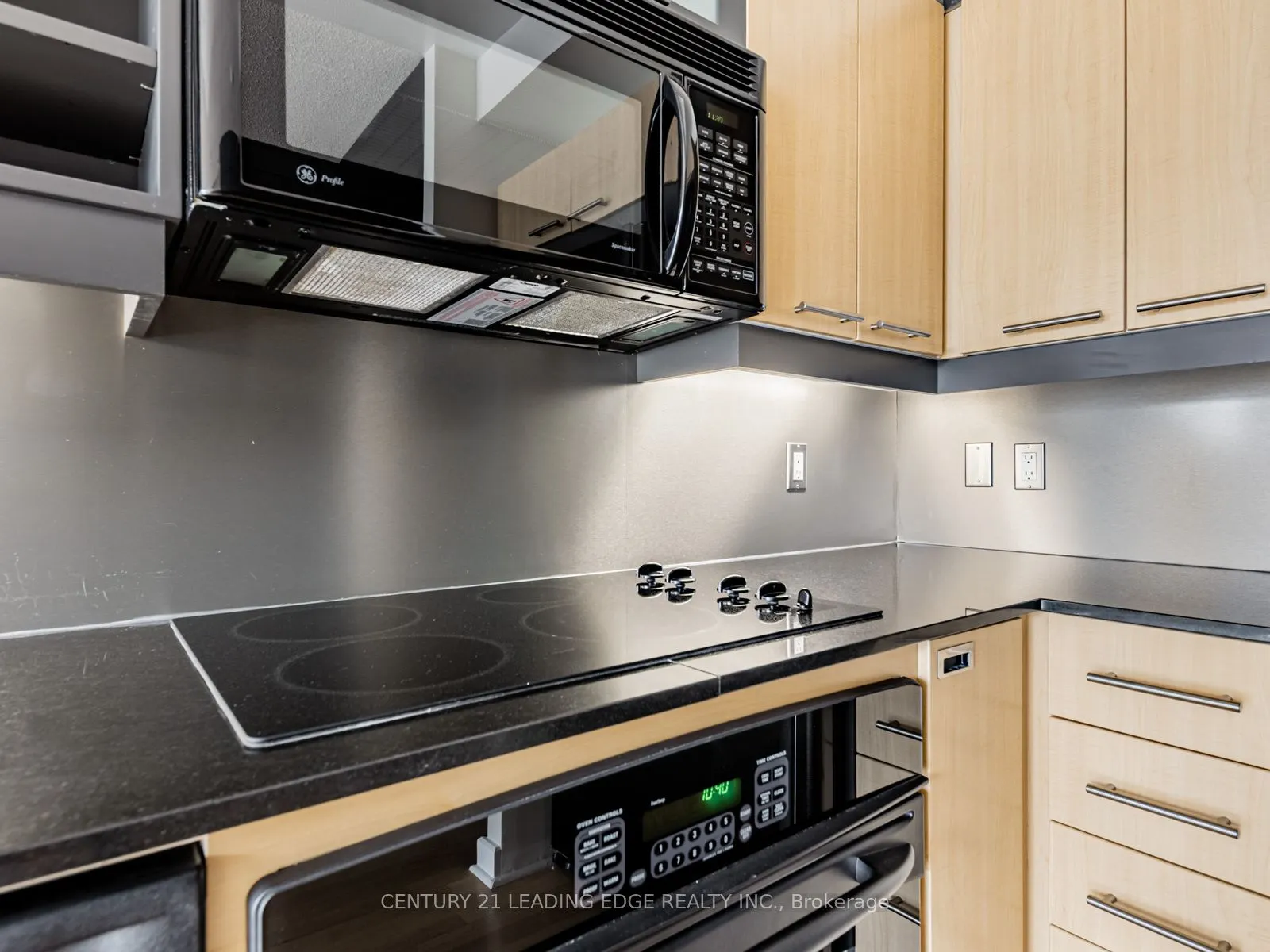 36 Blue Jays Way, #914