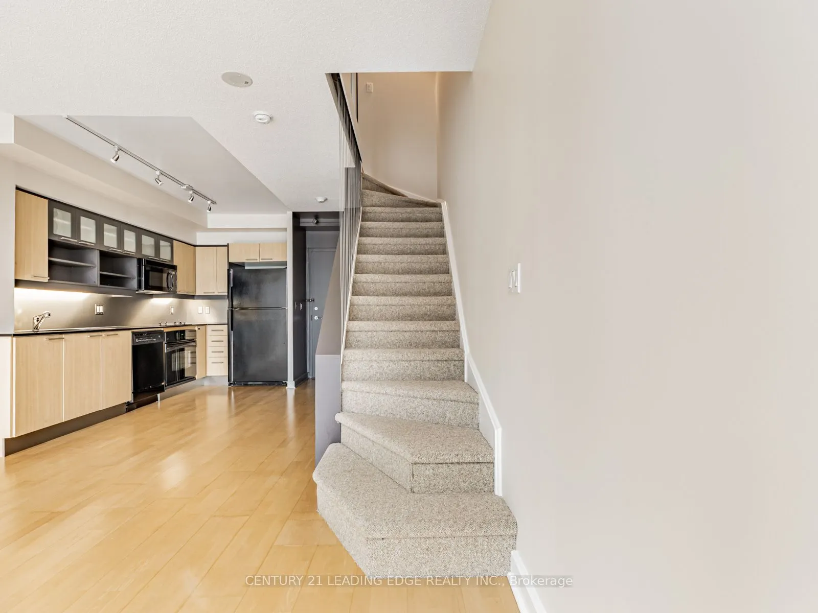 36 Blue Jays Way, #914